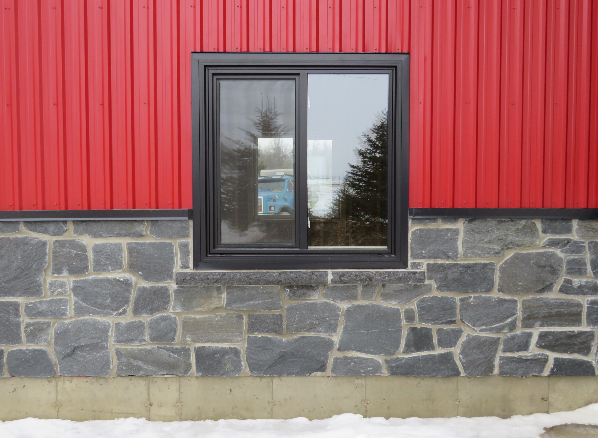 Midnight Black Squares and Rectangles  - Thin Stone Veneer - Corners