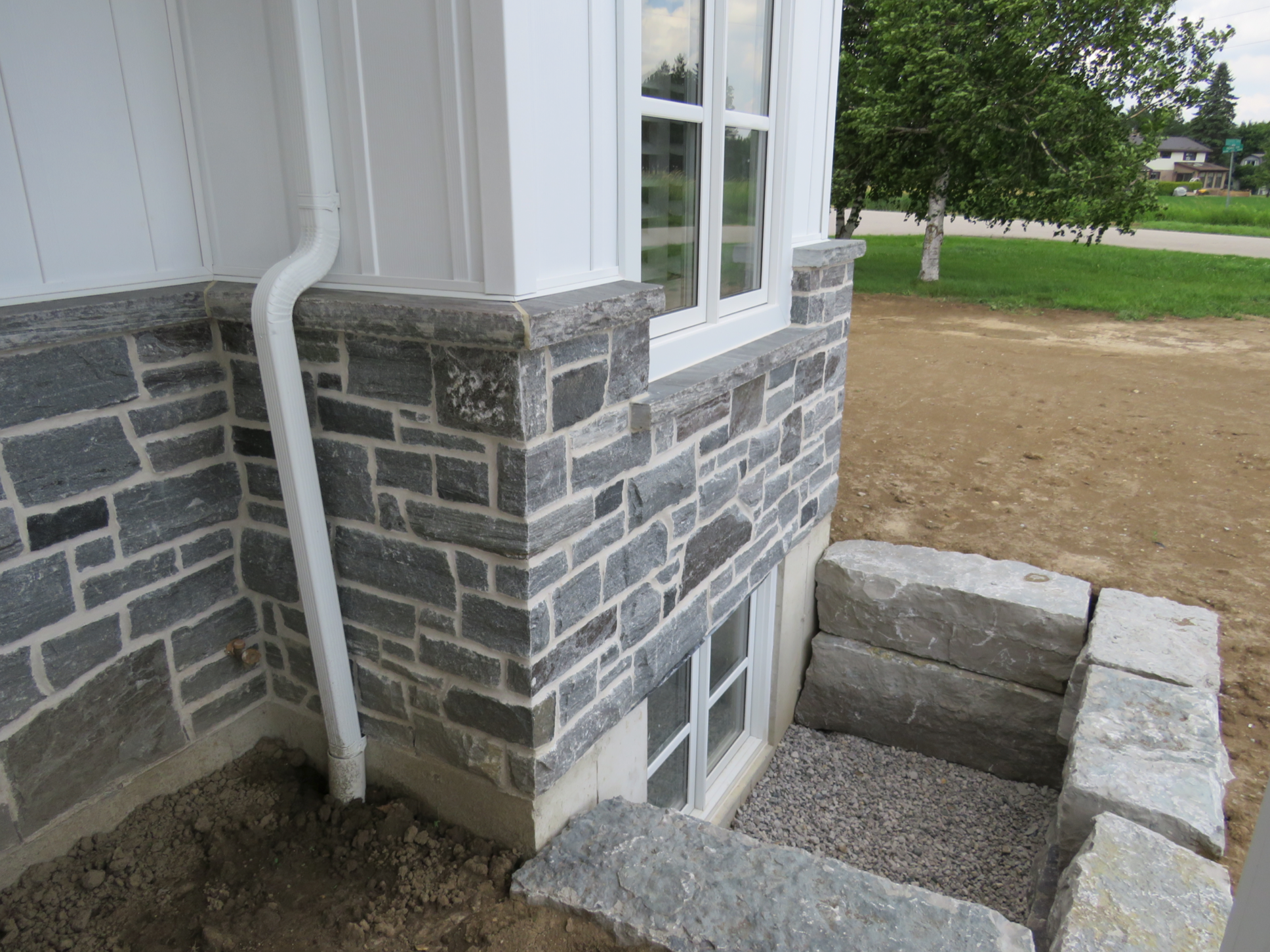 Cheltenham Blend Ledgerock - Thin Stone Veneer - Flats
