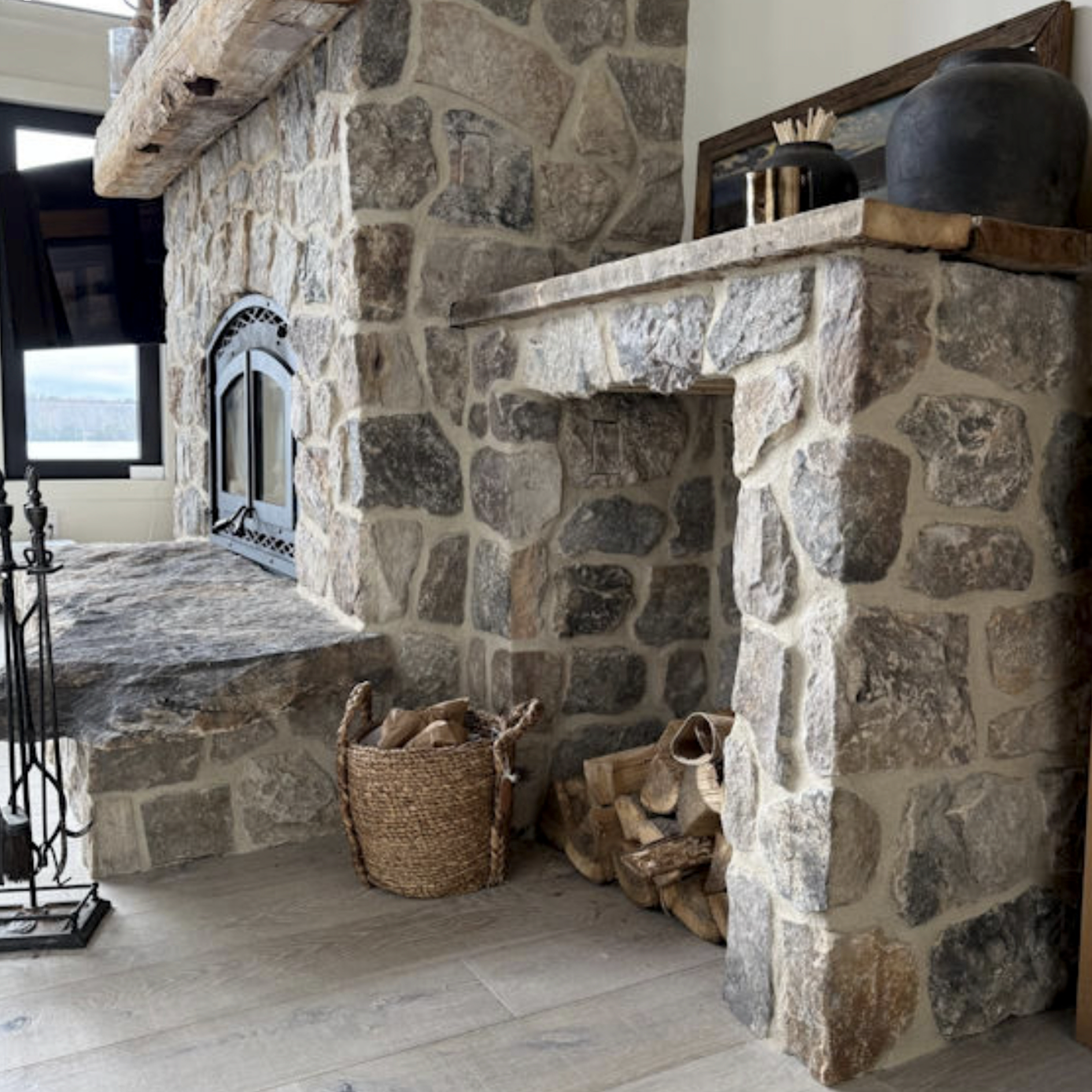 Collingwood Weathered Face Brown Sandstone Blend - Thin Stone Veneer - Flats