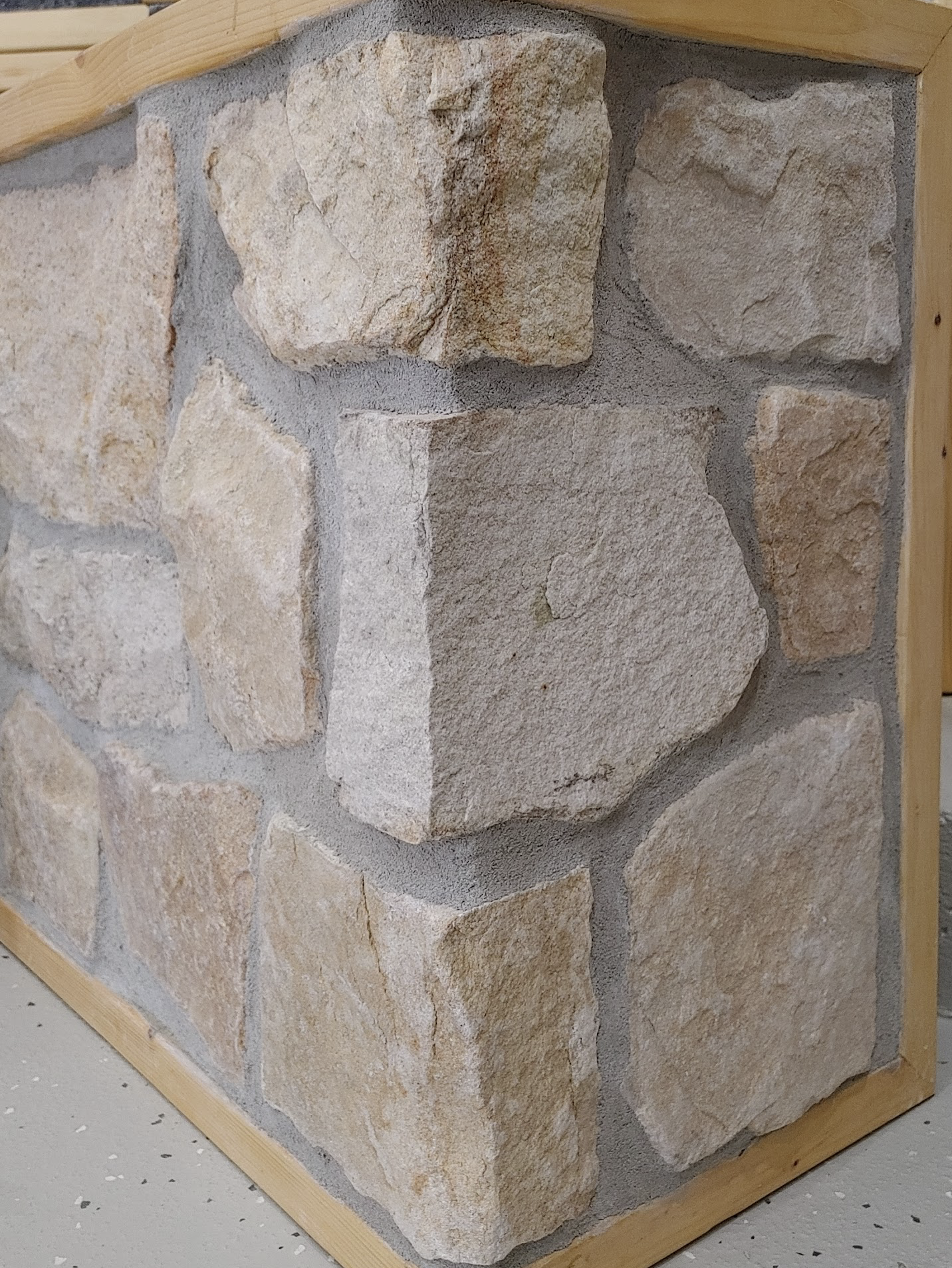 Desert Tan Random Rustic - Squares & Recs - Thin Stone Veneer - Corners