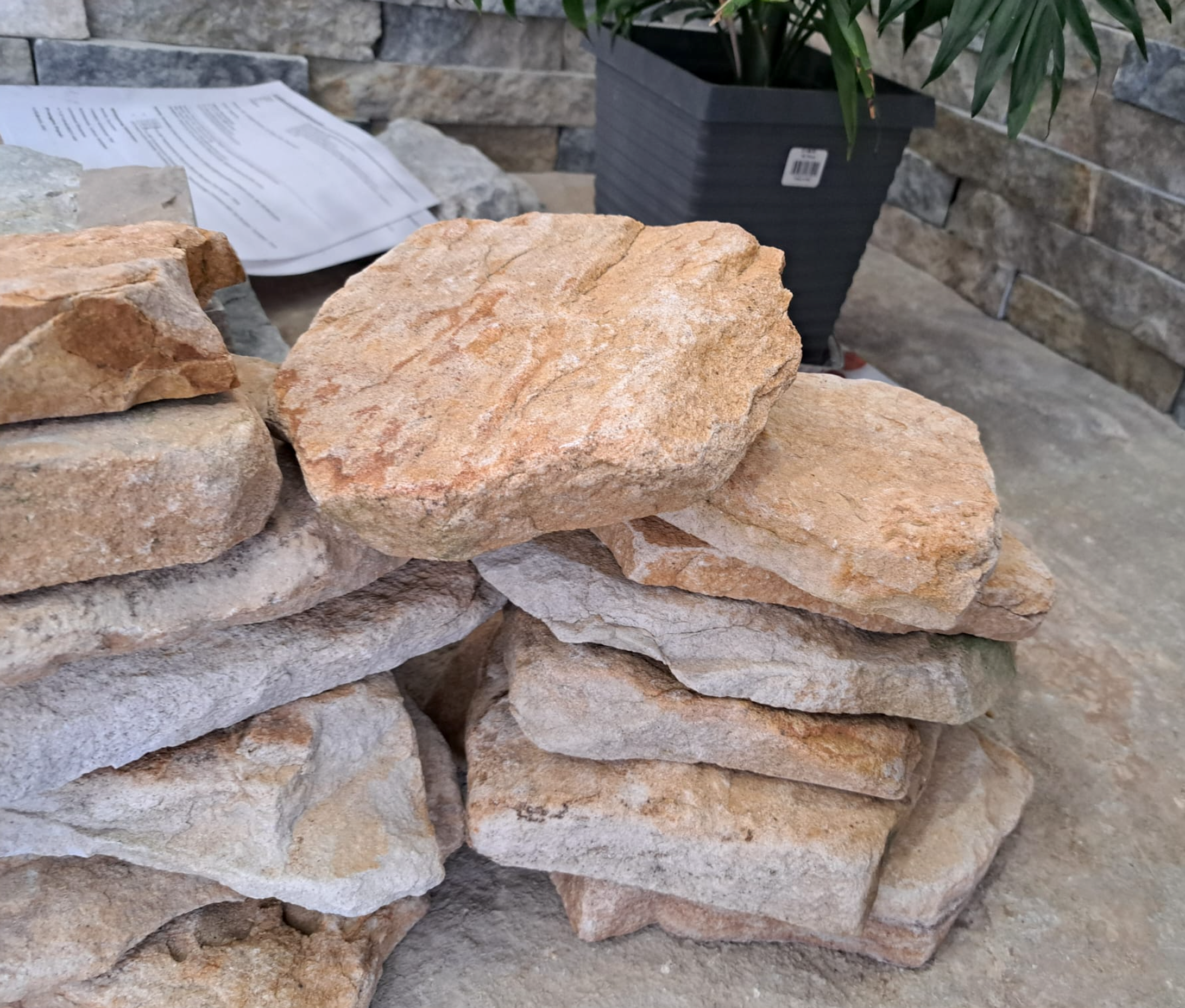 Desert Tan Sandstone Random - Thin Stone Veneer - Corners