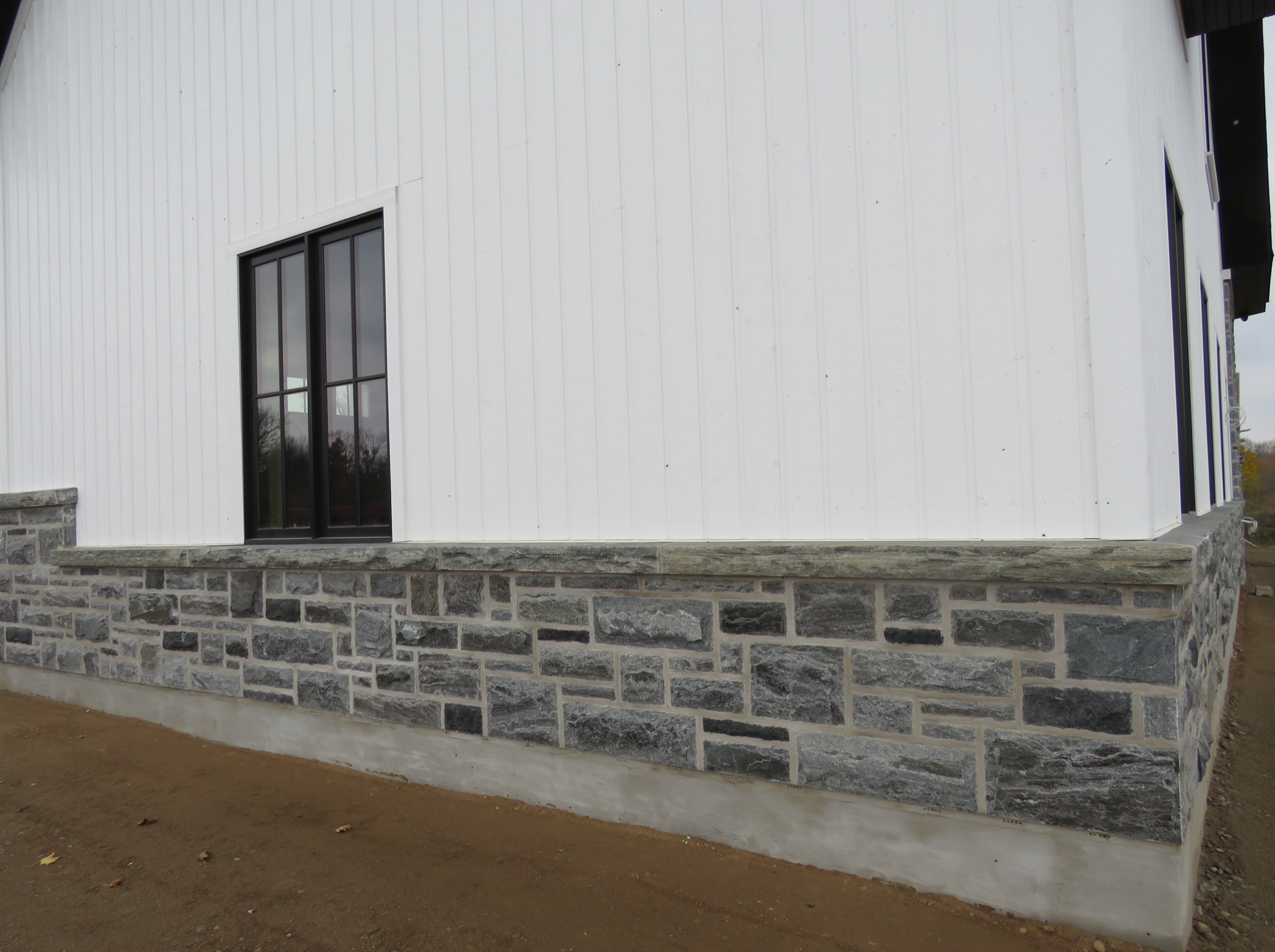 Elite Blue Granite Thin Veneer - Split Face Sawn Height with Sawn Ends - Flats