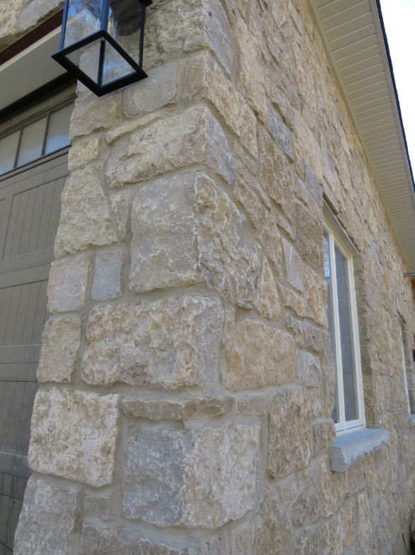 Harvest Gold Limestone Olde Mill Blend - Tumbled - Full Bed Building Stone