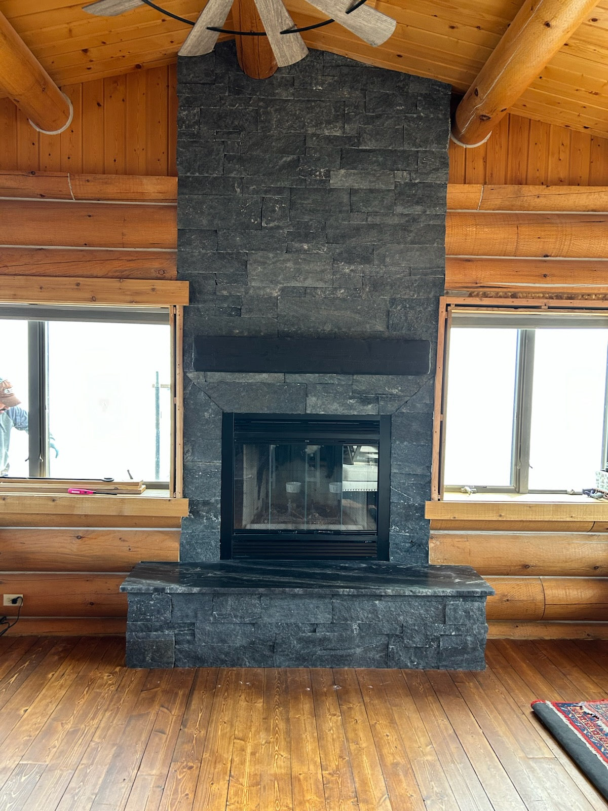 Midnight Black Sawn Height - Full Bed Building Stone