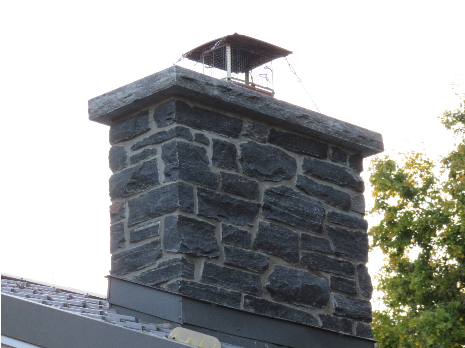 Midnight Black Ledgerock - Thin Stone Veneer - Corners