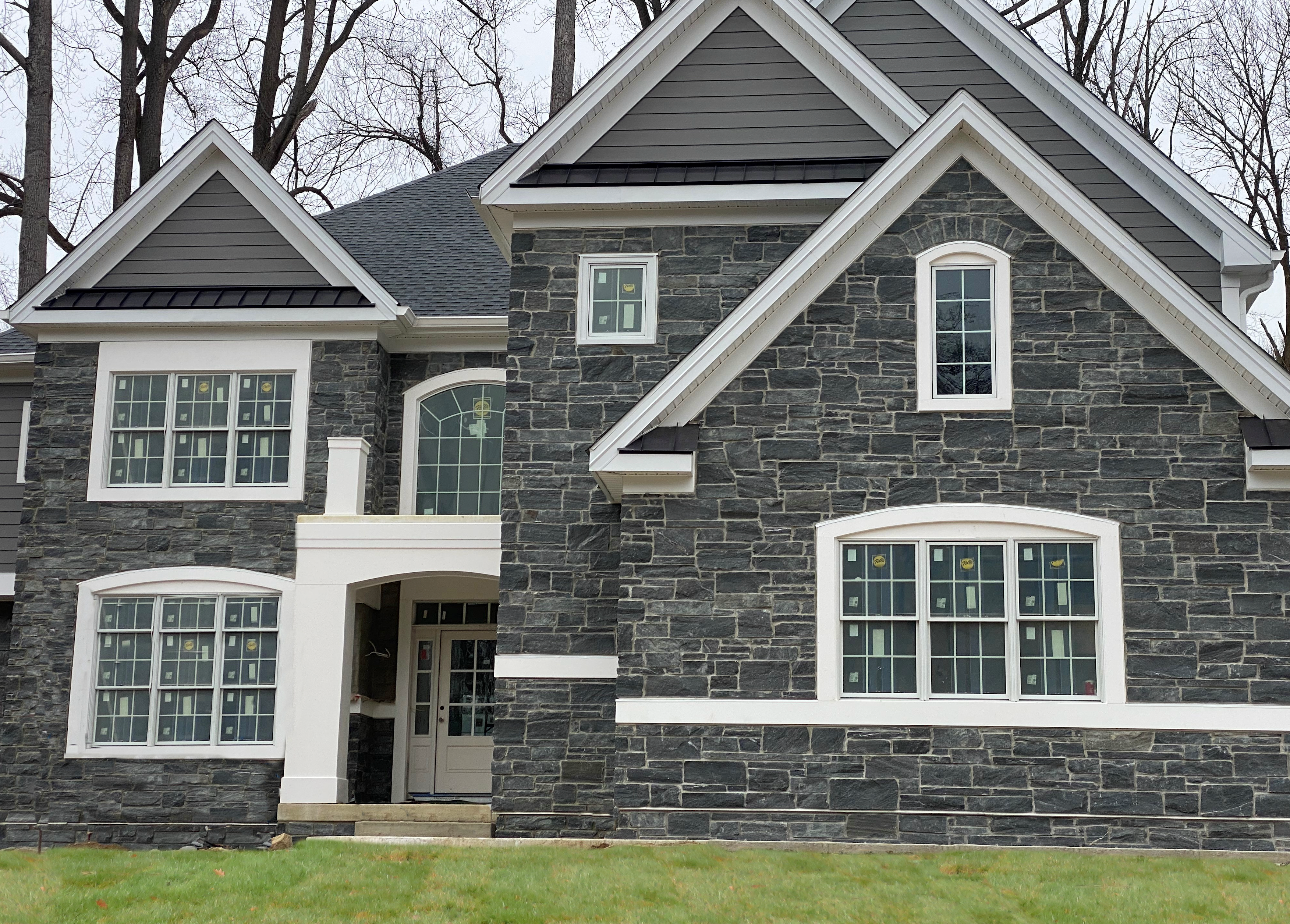 Midnight Black Sawn Height - Thin Stone Veneer - Corners