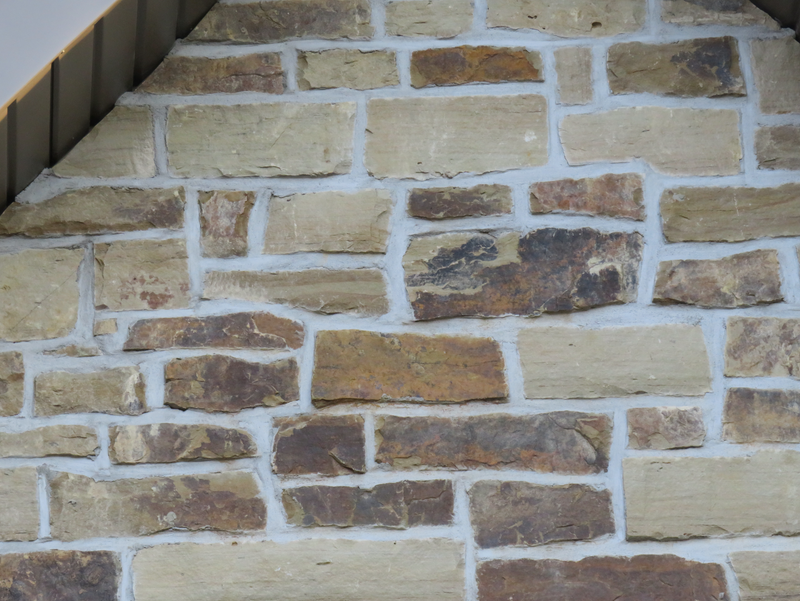 Peterborough Fence Wall - Earth Tone Blend Thin Stone Veneer - Flats