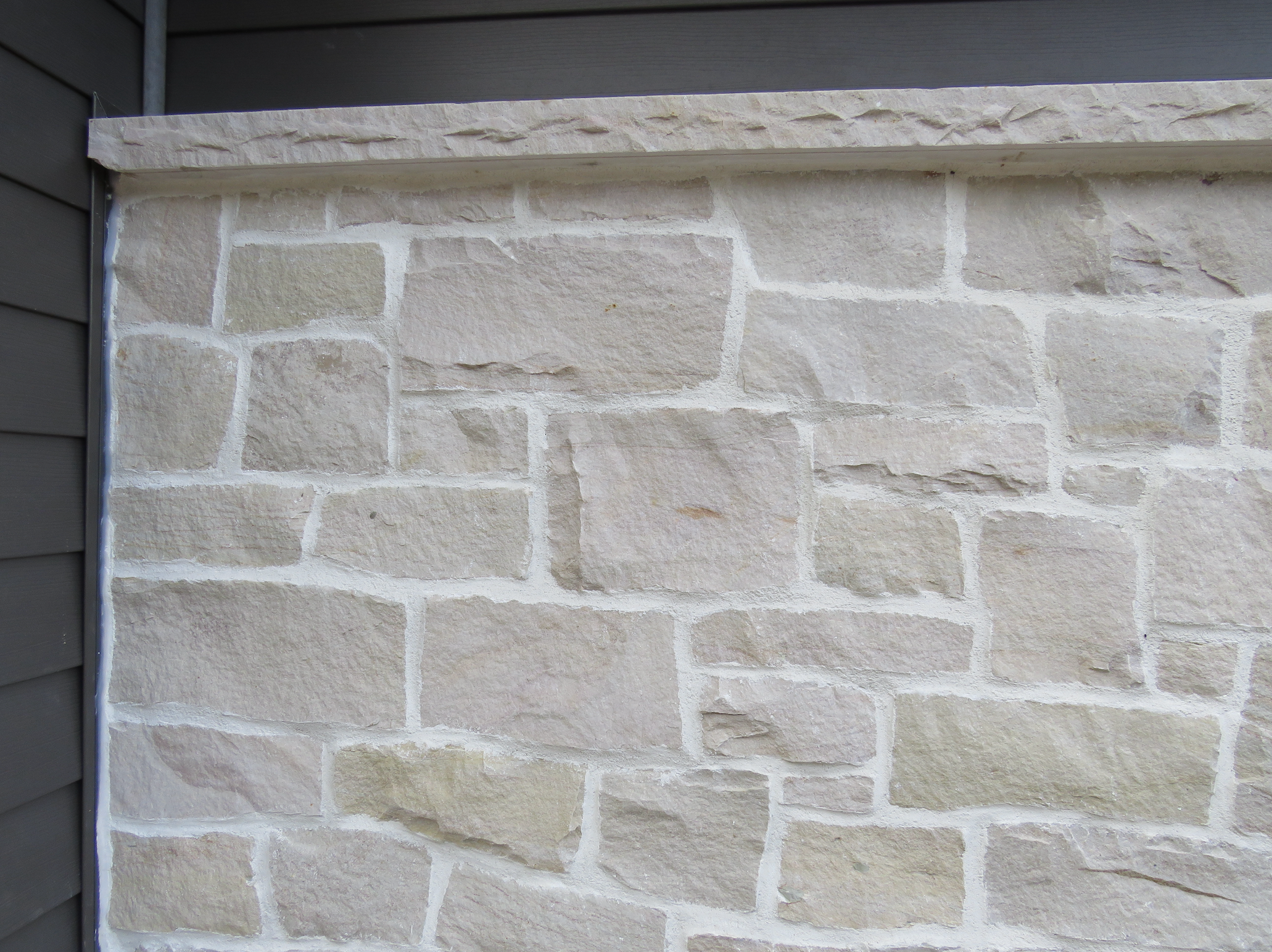 White Sandstone - Guillotined Squares & Recs - Thin Stone Veneer - Corners