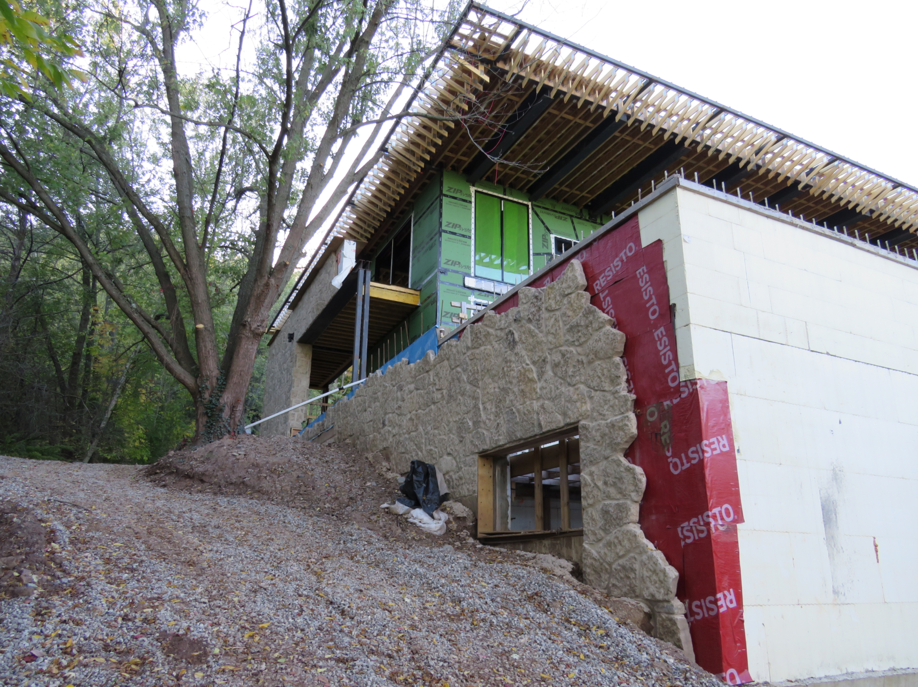 Harvest Gold Limestone Tumbled Random - Full Bed Building Stone