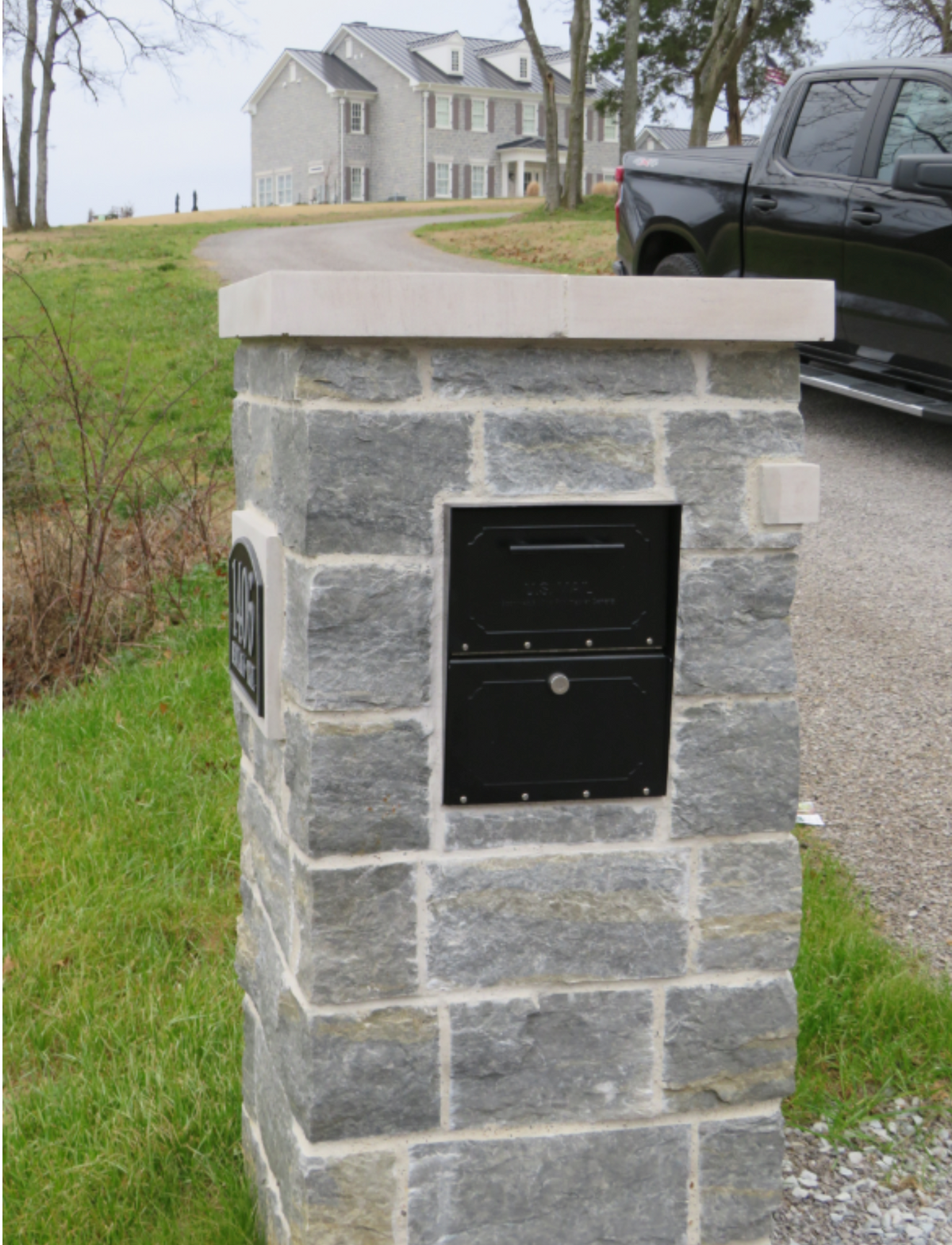 Weatheredge Limestone Ledgerock Thin Veneer - 7" Sawn Height, Random Lengths - Flats