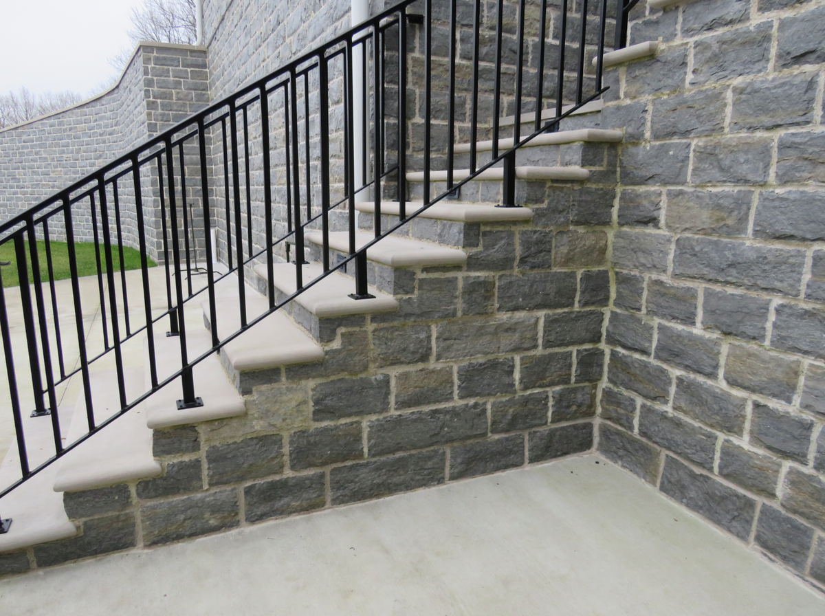 Weatheredge Limestone Ledgerock Thin Veneer - 7" Sawn Height, Random Lengths - Flats