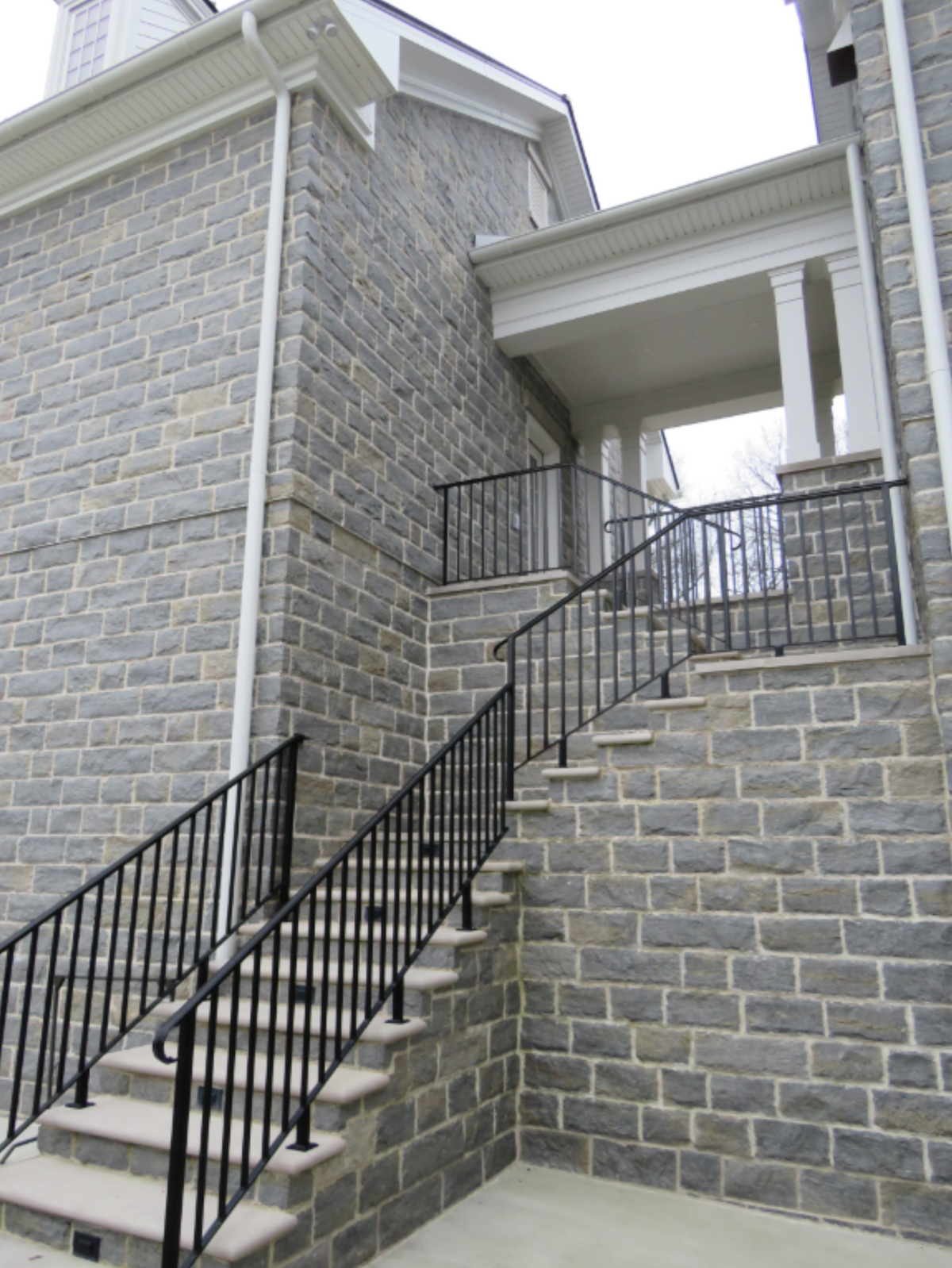 Weatheredge Limestone Ledgerock Thin Veneer - 7" Sawn Height, Random Lengths - Flats