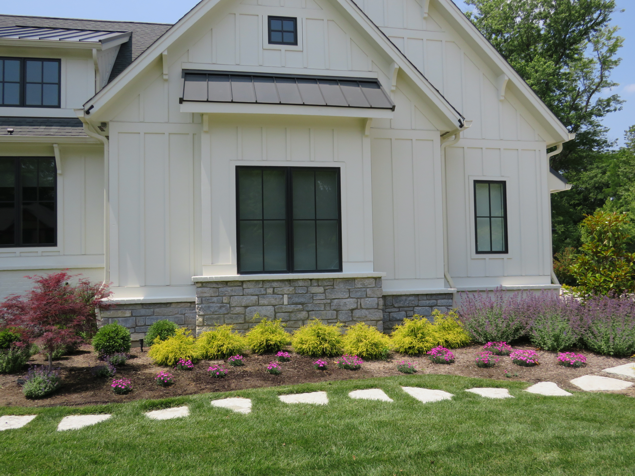 Weatheredge Limestone Ledgerock Thin Veneer - Tumbled - Corners