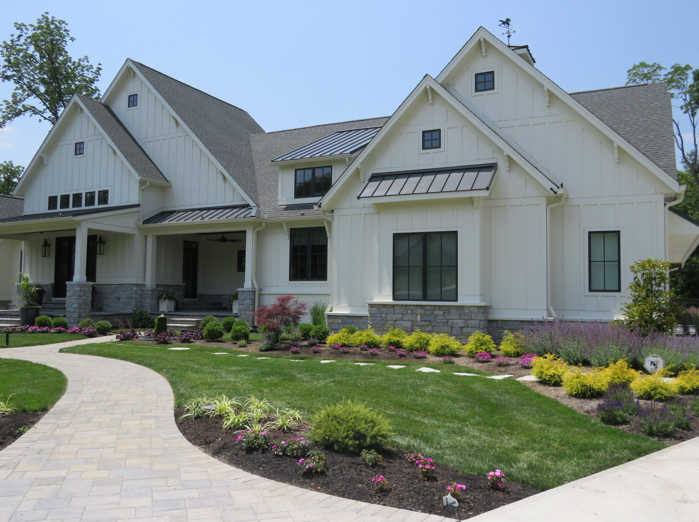 Weatheredge Limestone Ledgerock Thin Veneer - Tumbled - Corners