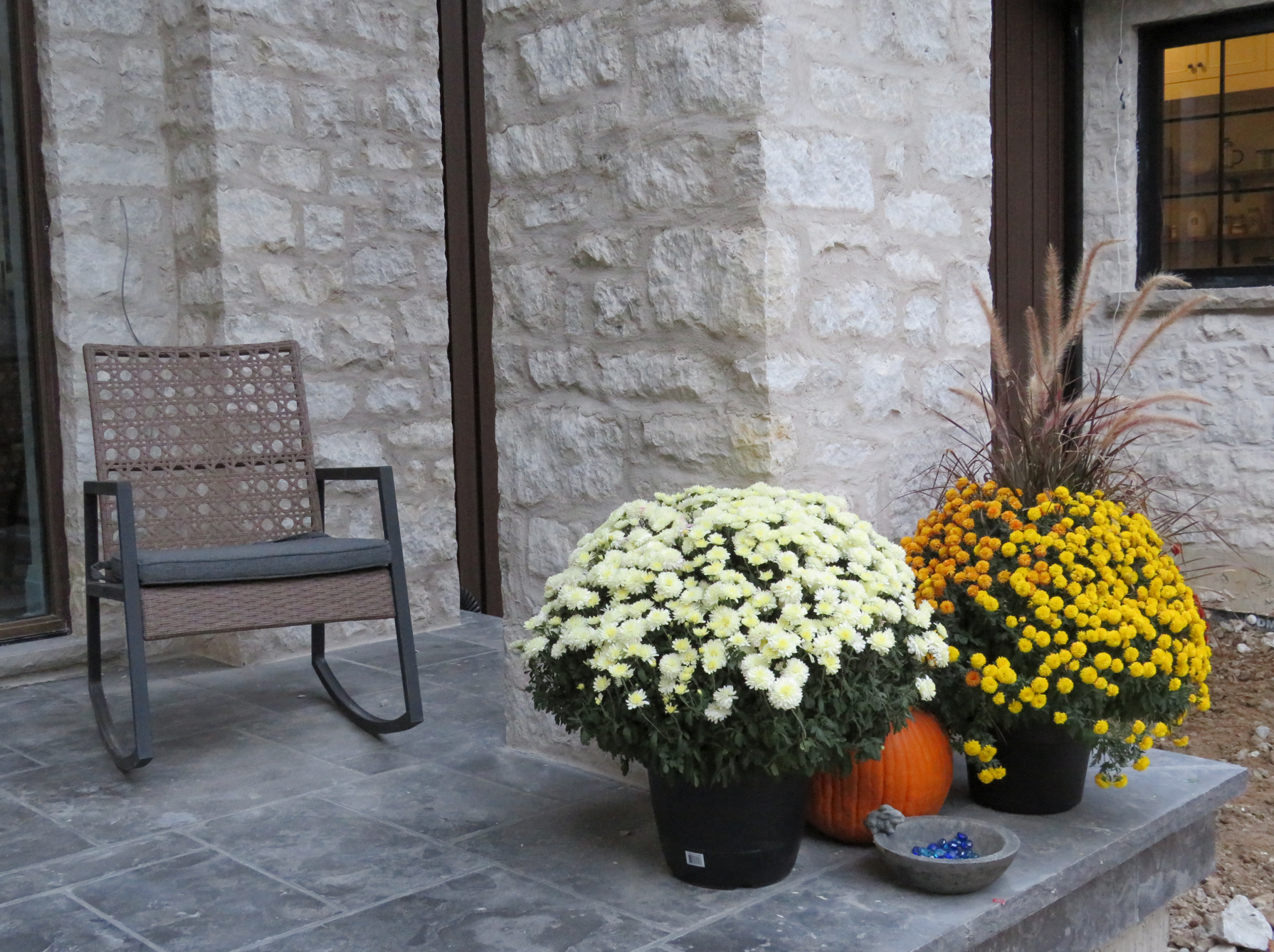 White Mist Ledgerock - Tumbled - Flats