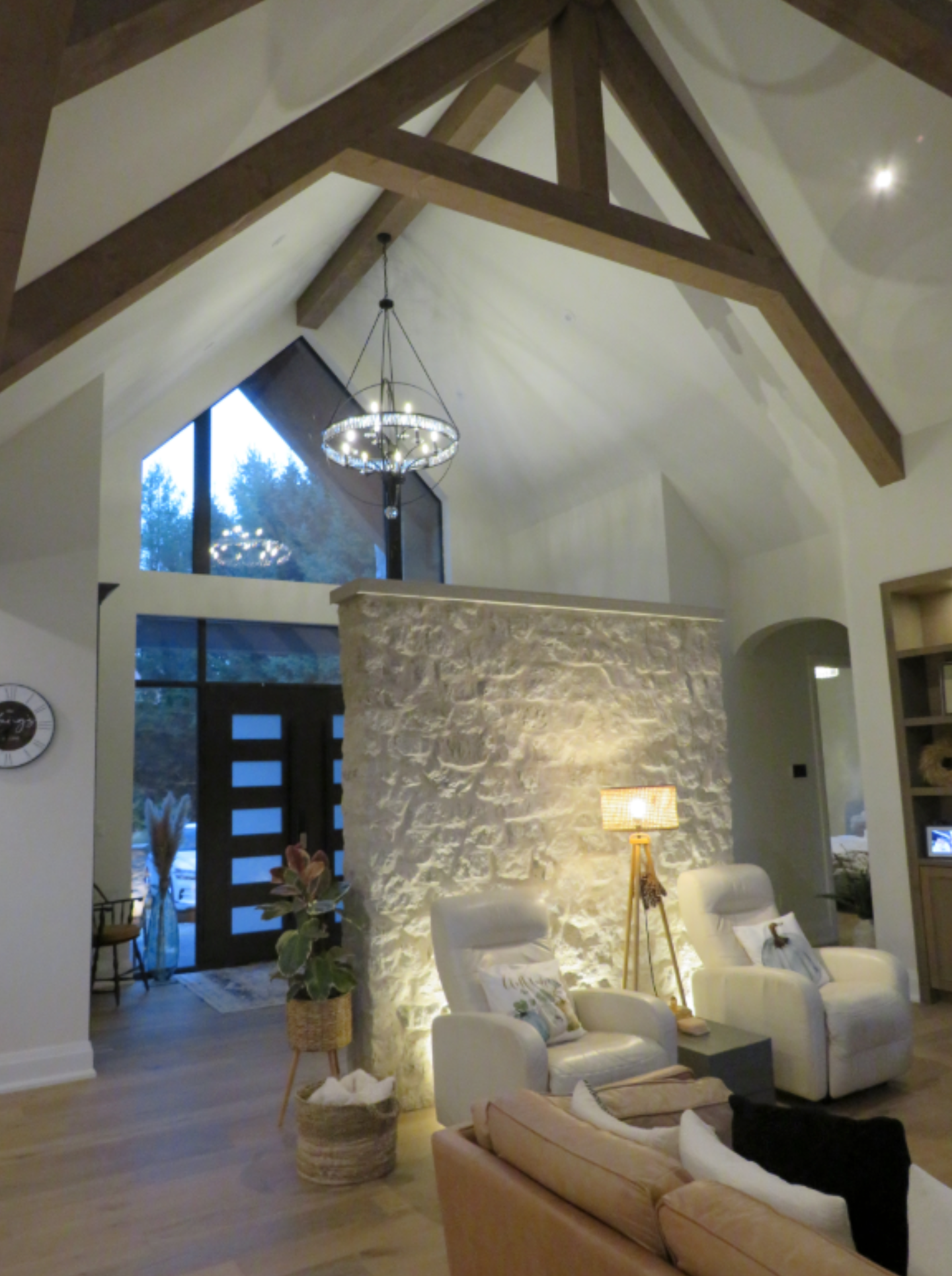 White Mist Ledgerock - Tumbled - Full Bed Building Stone