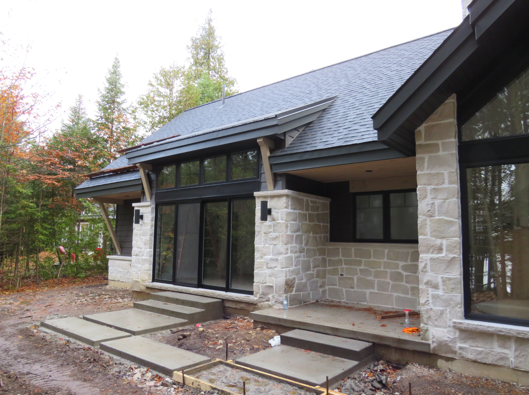 White Sandstone - Guillotined Squares & Recs - Thin Stone Veneer - Corners