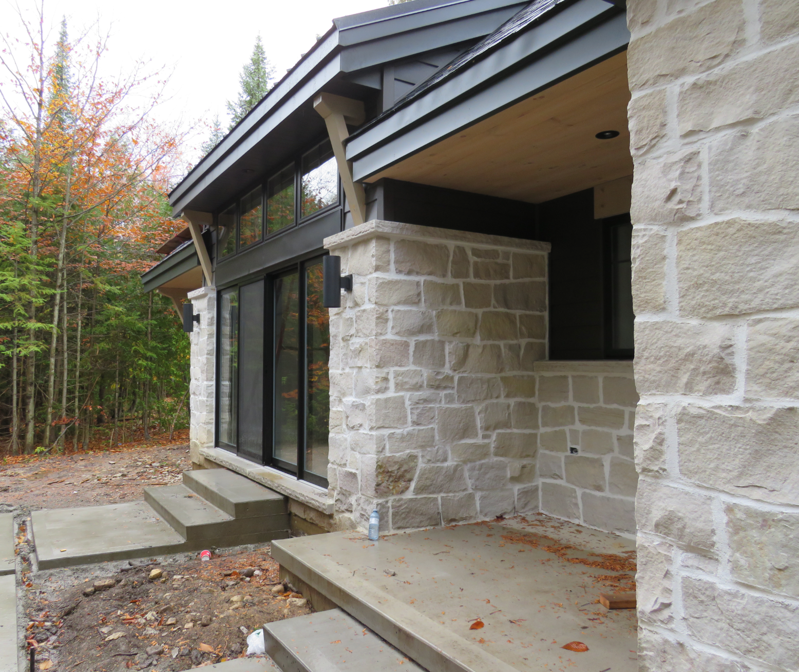 White Sandstone - Guillotined Squares & Recs - Thin Stone Veneer - Corners