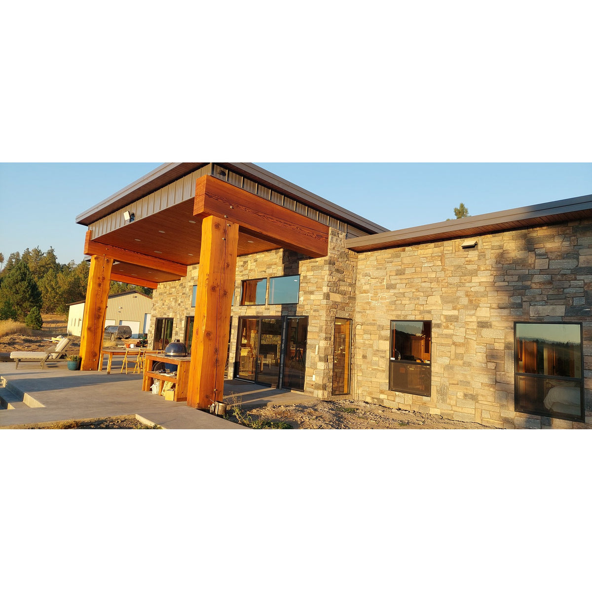 Bear Ridge Estate Ledgerock Blend - Thin Stone Veneer - Corners