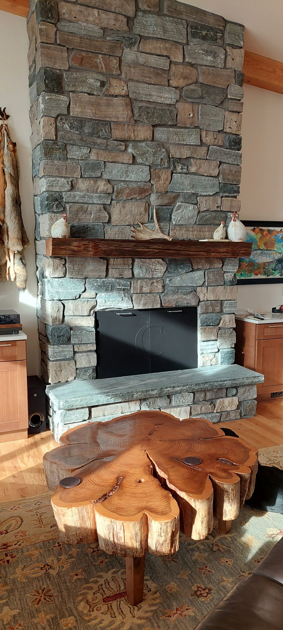 Carreaux et rectangles en granit bleu Elite avec accents noirs et bruns - Placage de pierre mince - Coins