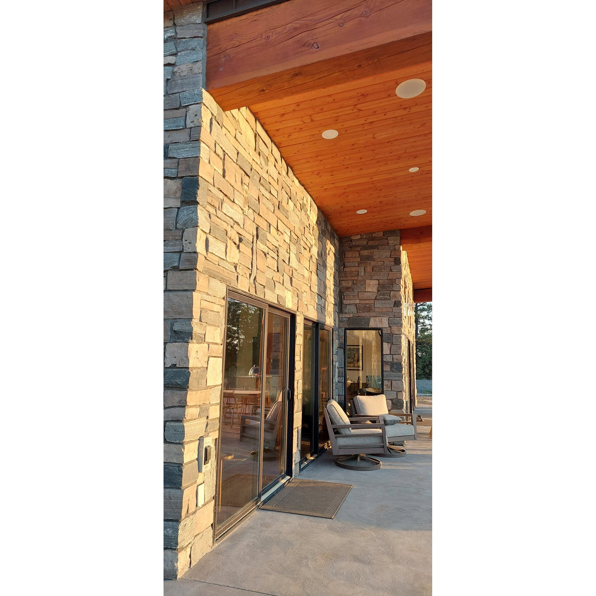 Bear Ridge Estate Ledgerock Blend - Thin Stone Veneer - Corners