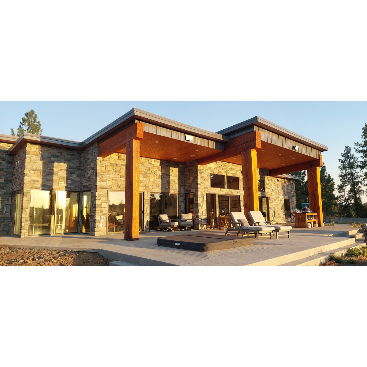 Bear Ridge Estate Ledgerock Blend - Thin Stone Veneer - Corners