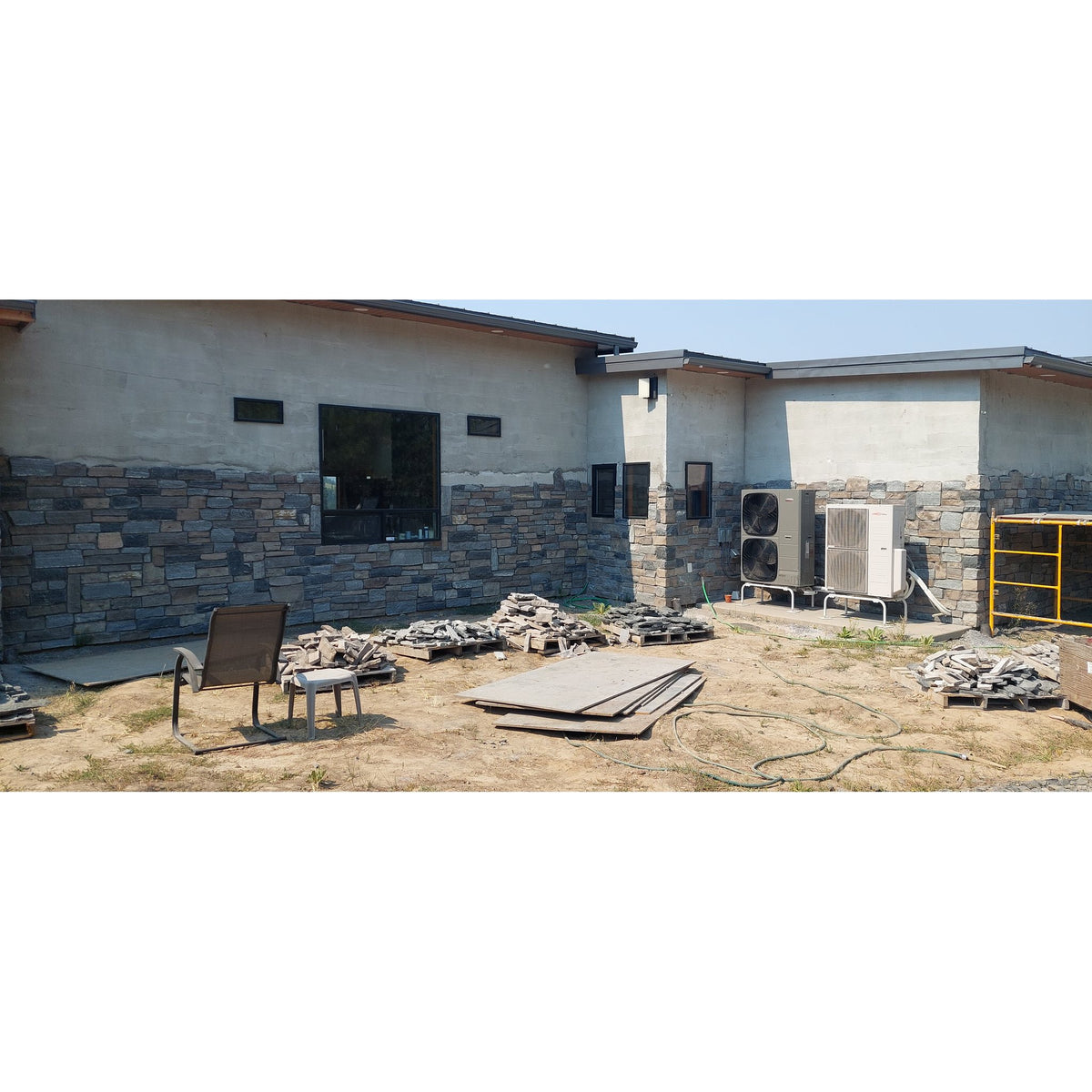 Bear Ridge Estate Ledgerock Blend - Thin Stone Veneer - Corners