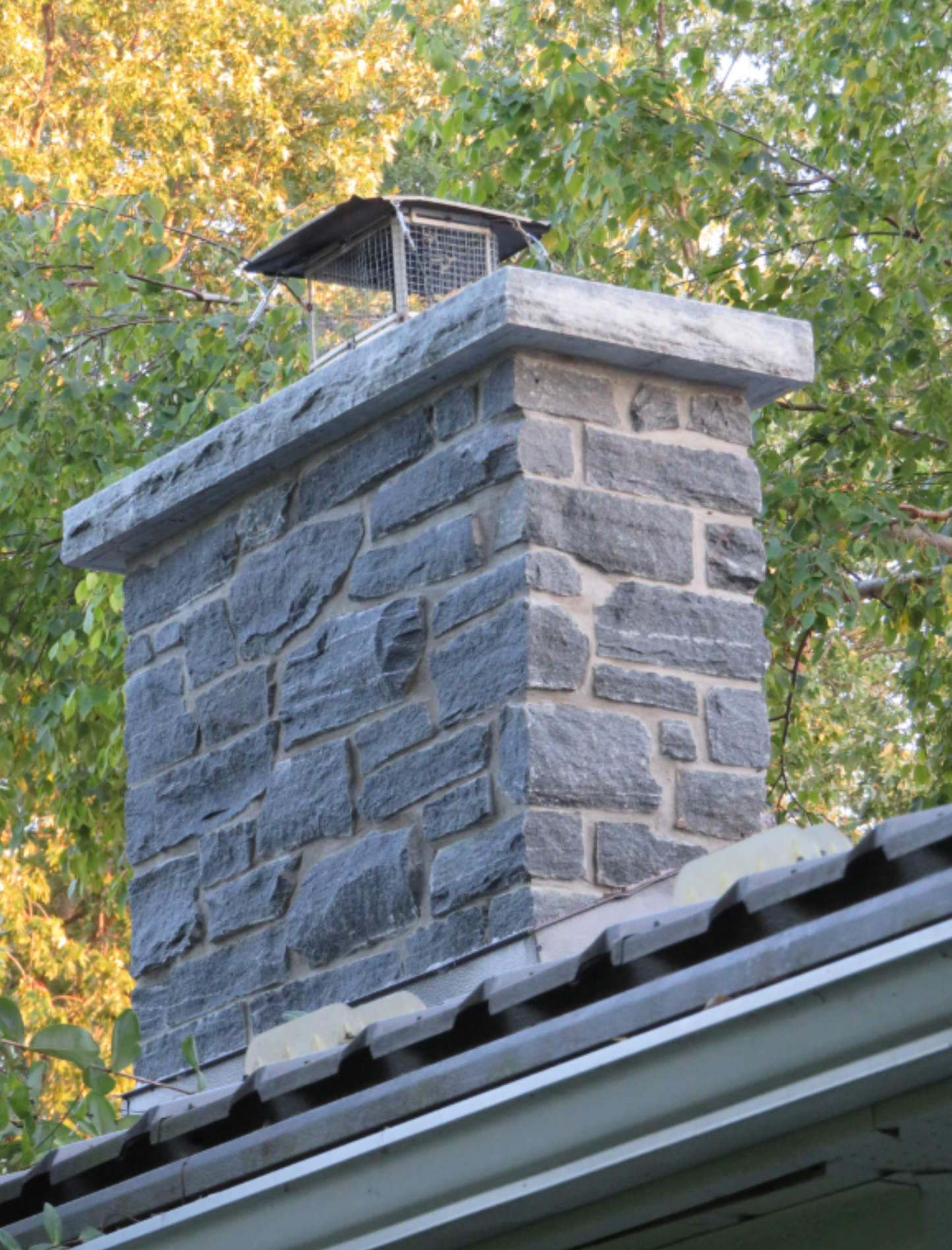 Midnight Black Ledgerock - Thin Stone Veneer - Corners