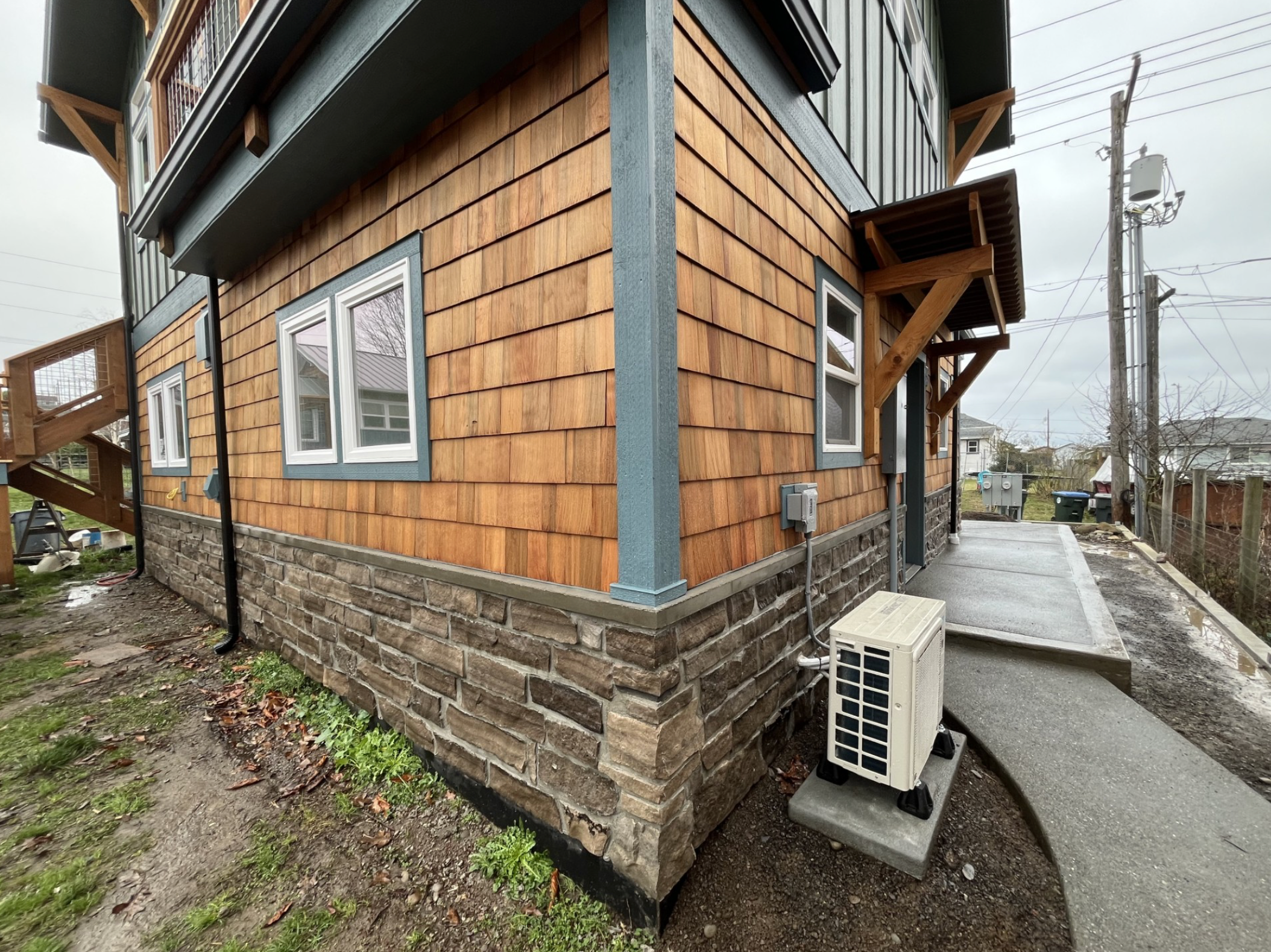 Brown Limestone Ledgerock Thin Veneer - Corners