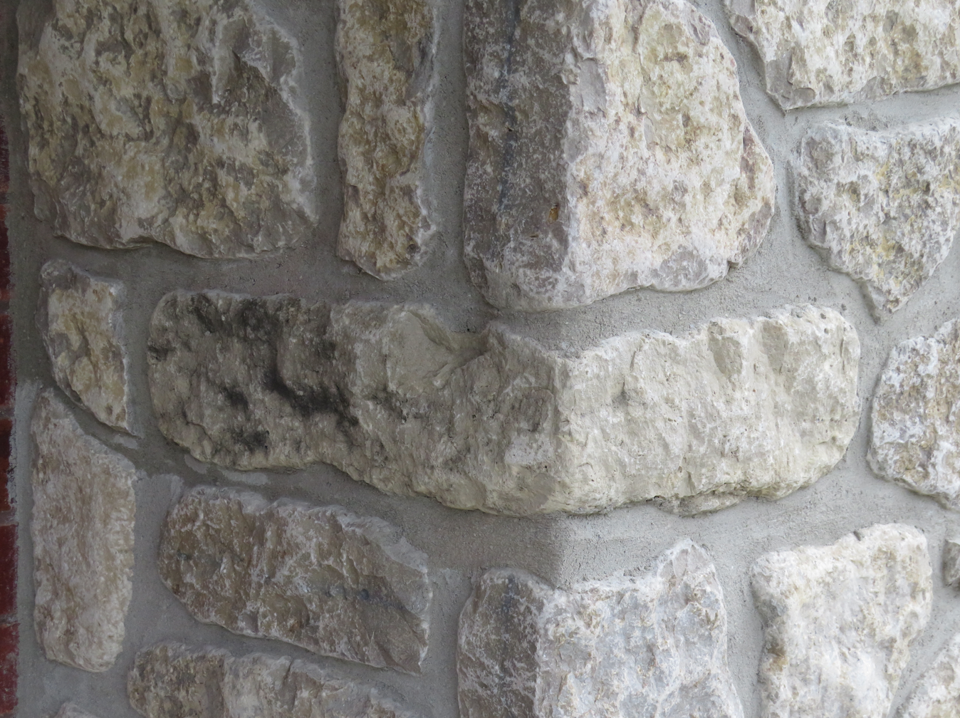 Harvest Gold Limestone Thin Veneer - Tumbled Random - Corners