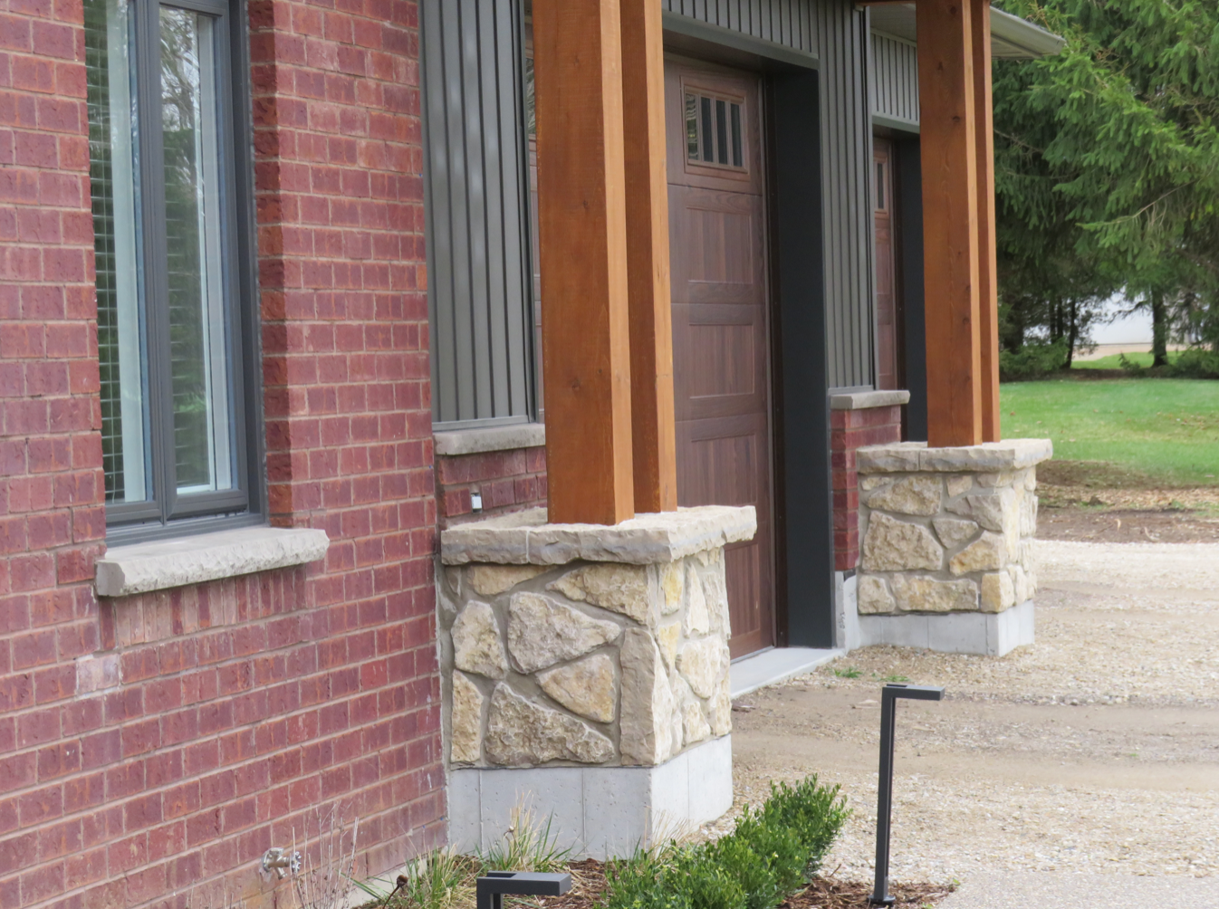 Harvest Gold Limestone Thin Veneer - Tumbled Random - Corners