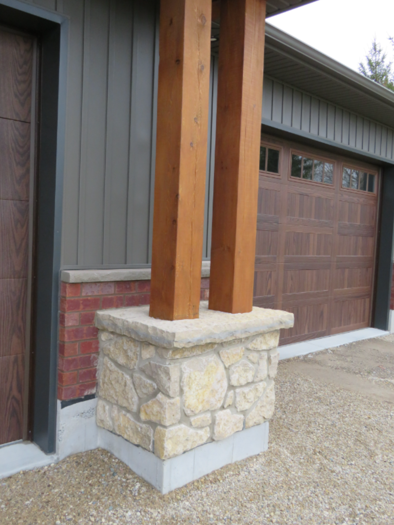 Harvest Gold Limestone Thin Veneer - Tumbled Random - Corners