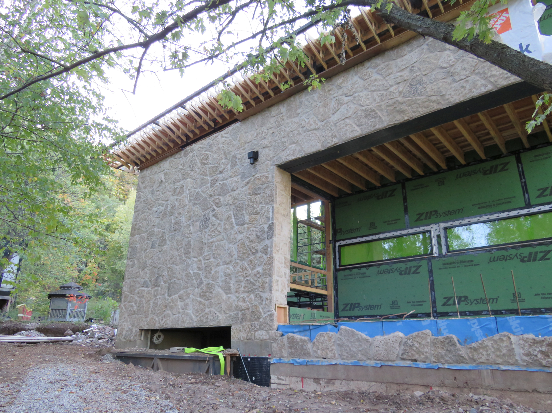 Harvest Gold Limestone Thin Veneer - Tumbled Random - Corners