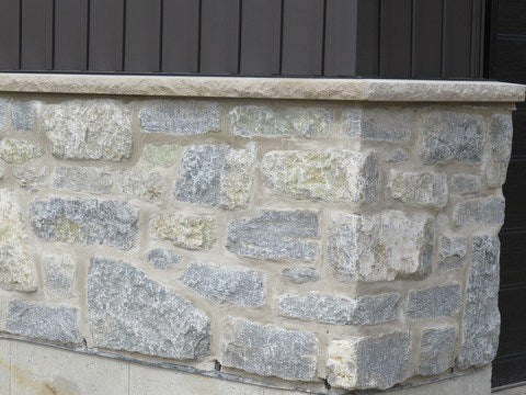 Weatheredge Limestone Olde Mill Estate Blend with White Weatheredface Accent - Tumbled - Full Bed Building Stone - Corners