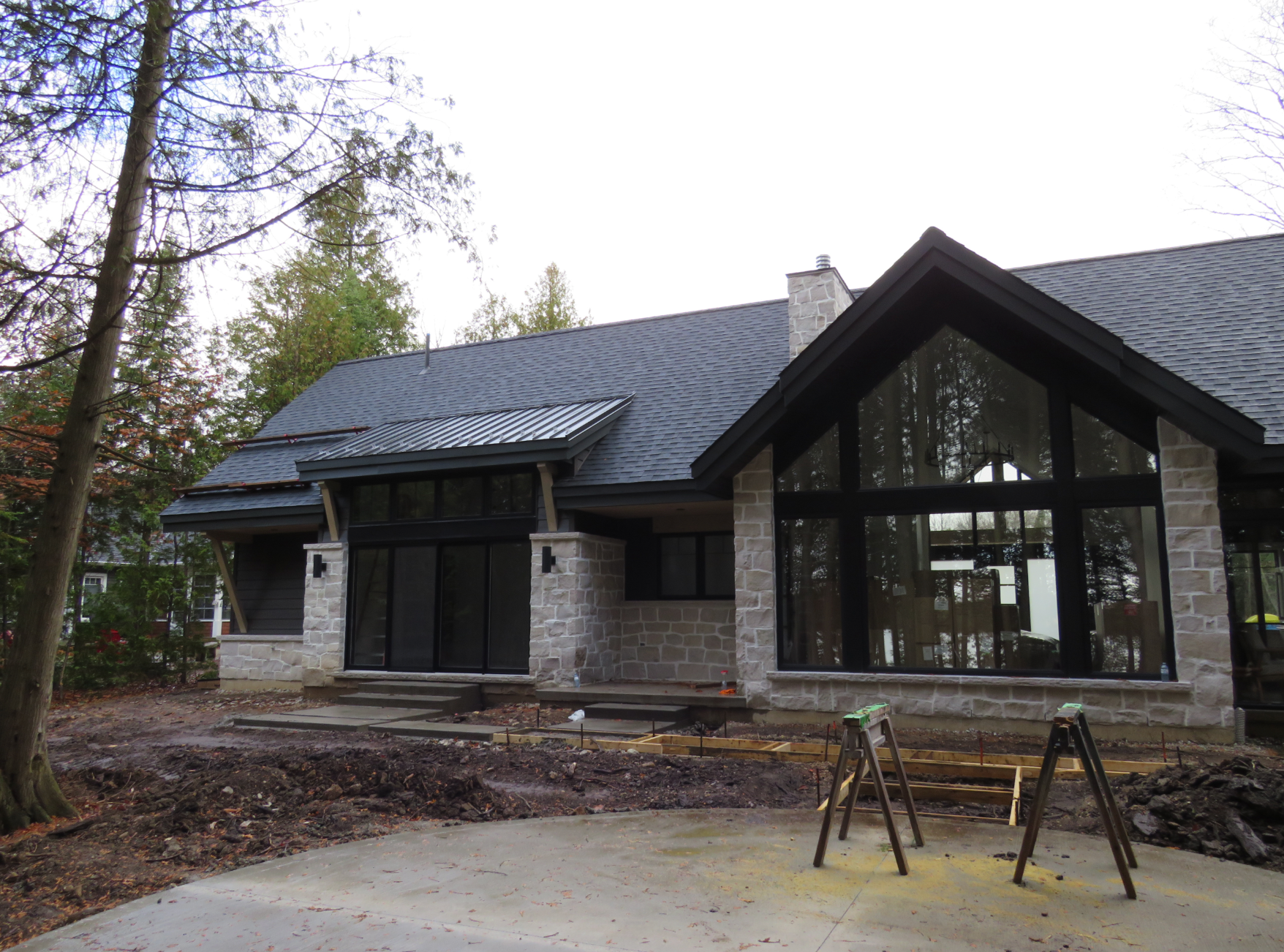 White Sandstone - Guillotined Squares & Recs - Thin Stone Veneer - Corners