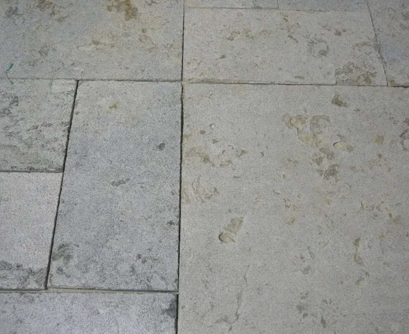 Weatheredge Limestone Flagstone, Squared/Dimensional Cut, Textured Surface