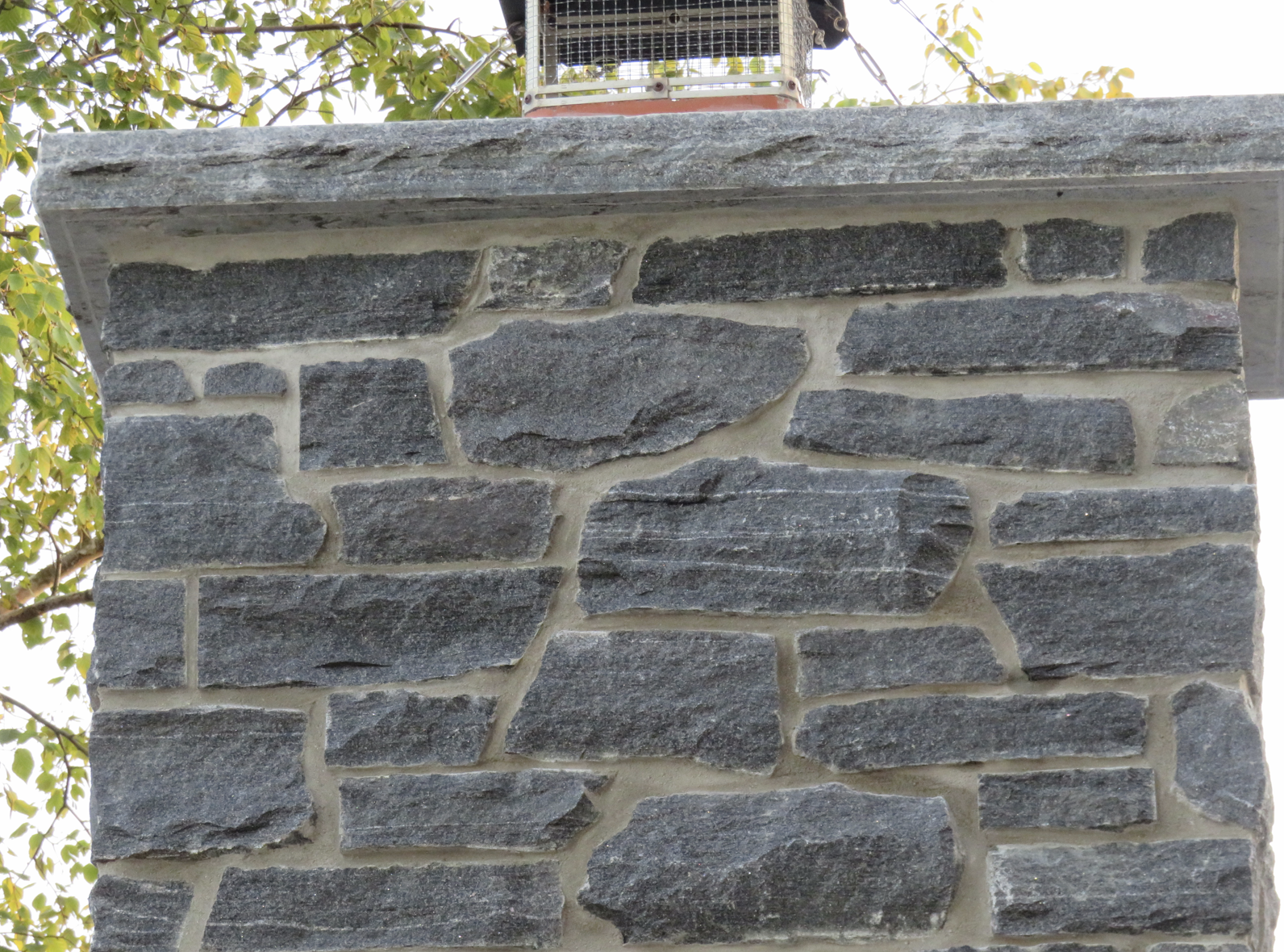 Midnight Black Ledgerock - Thin Stone Veneer - Corners