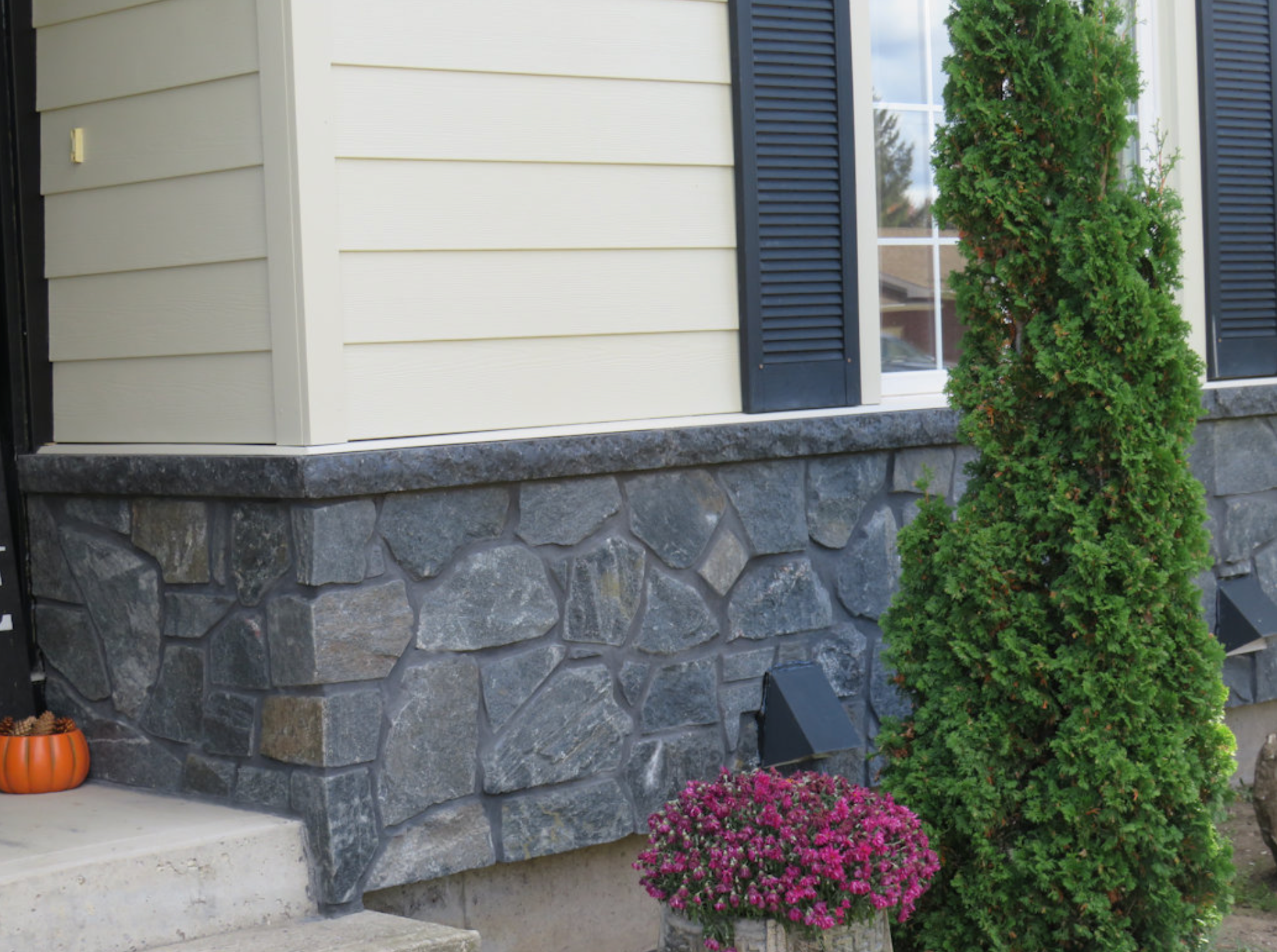 Midnight Black Random - Thin Stone Veneer - Flats