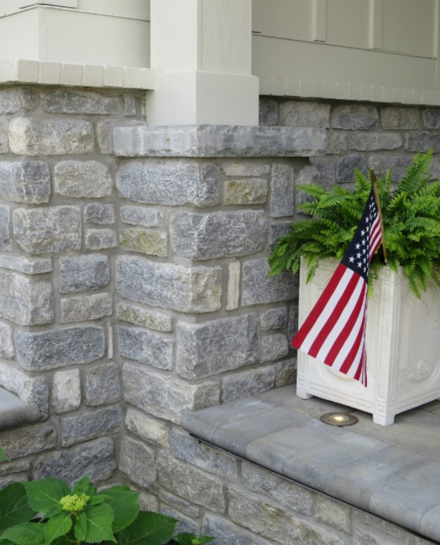 Weatheredge Limestone Ledgerock Thin Veneer - Tumbled - Corners