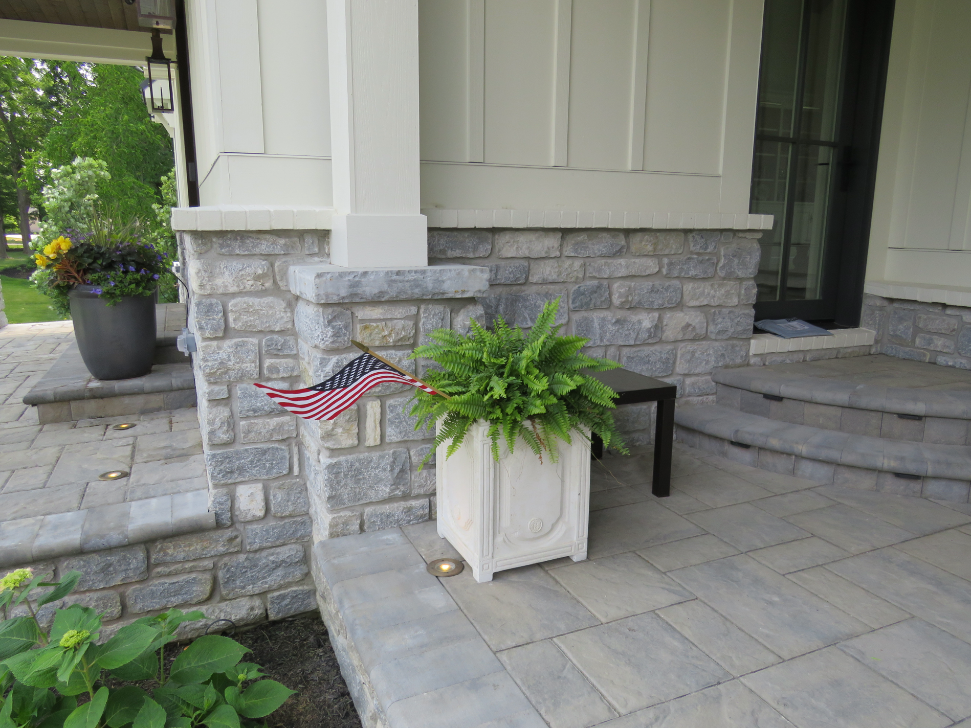 Weatheredge Limestone Ledgerock Thin Veneer - Tumbled - Corners