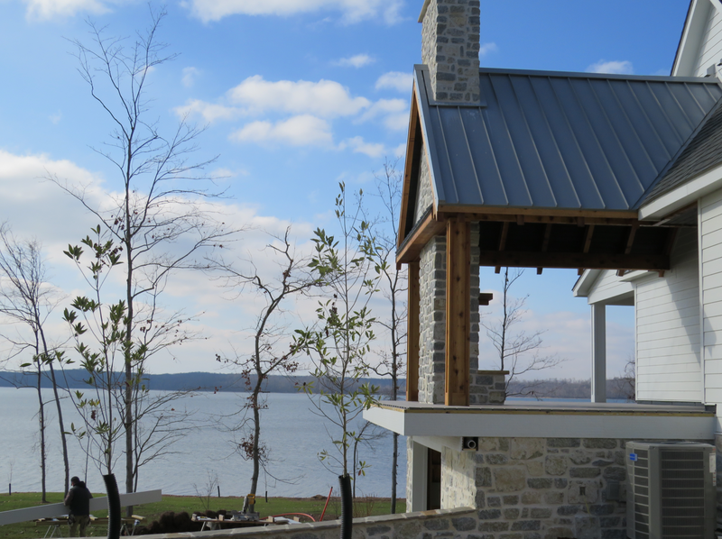 Weatheredge Limestone Olde Mill Estate Blend with White Weatheredface Accent - Tumbled - Full Bed Building Stone - Corners