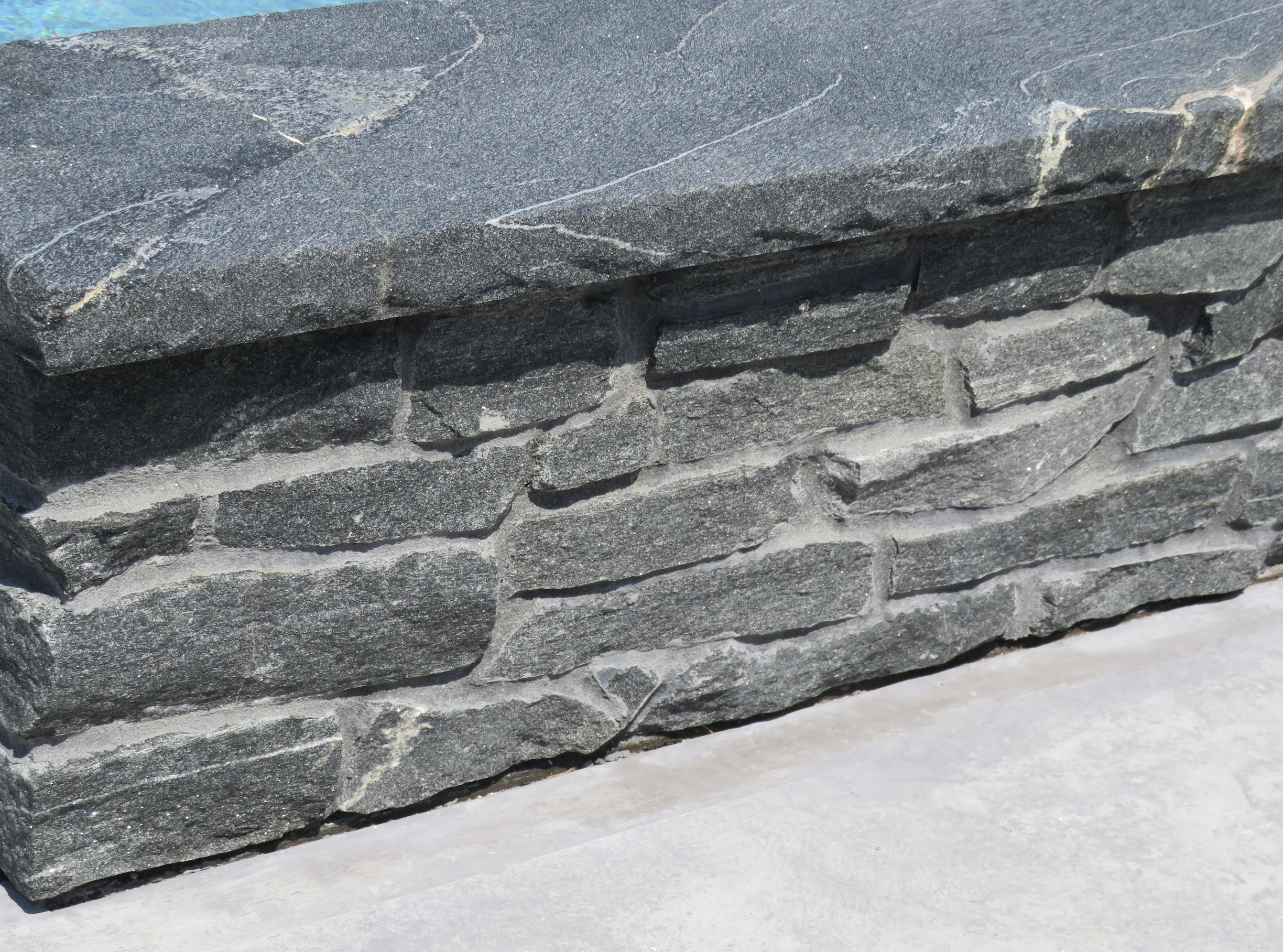 Midnight Black Ledgerock - Thin Stone Veneer - Flats