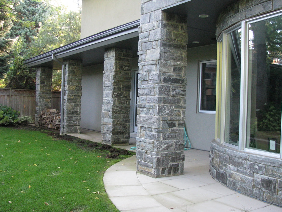 Elite Blue Granite Sawn Height - Thin Veneer - Corners