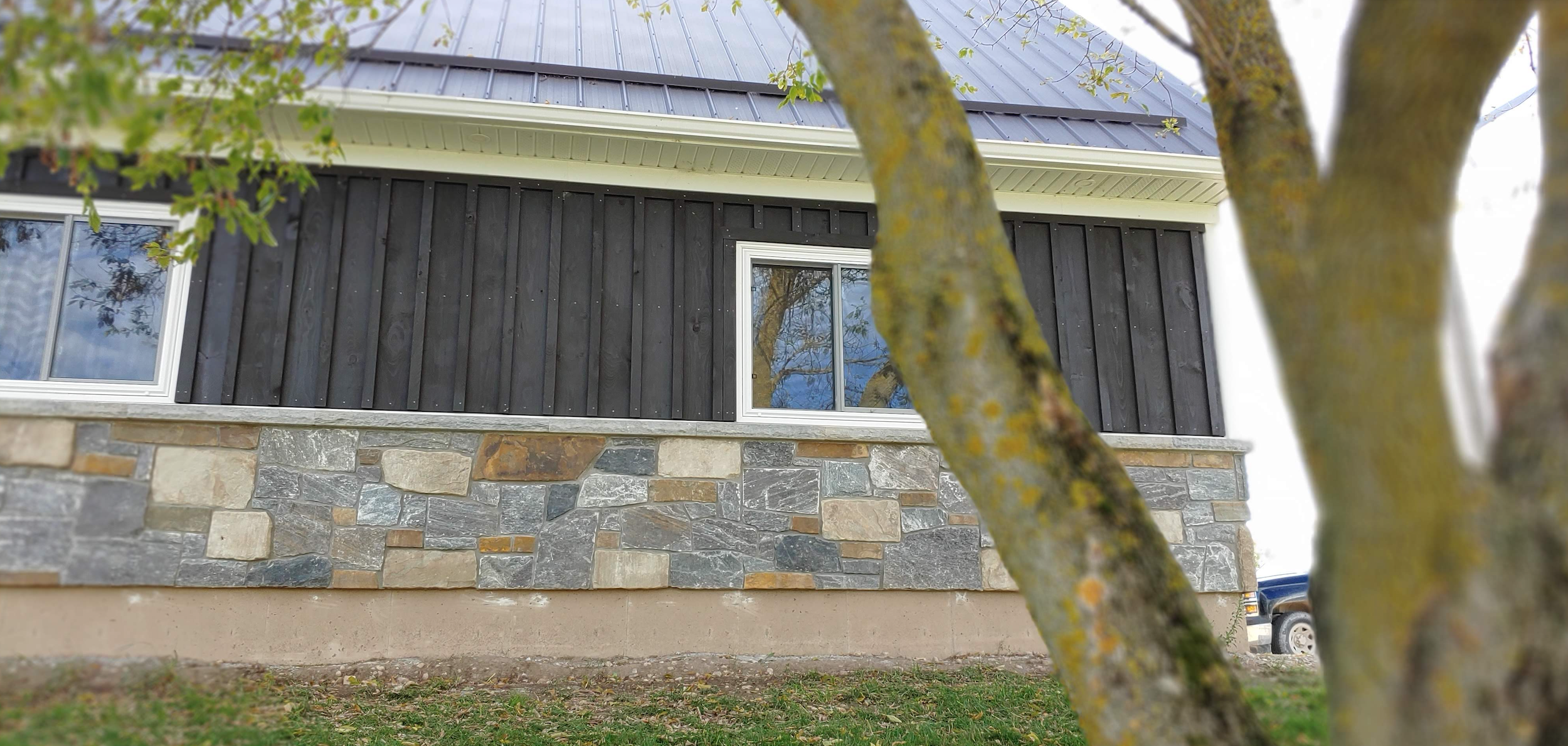 Jake & Cheryl's Custom Blend - Thin Stone Veneer - Corners