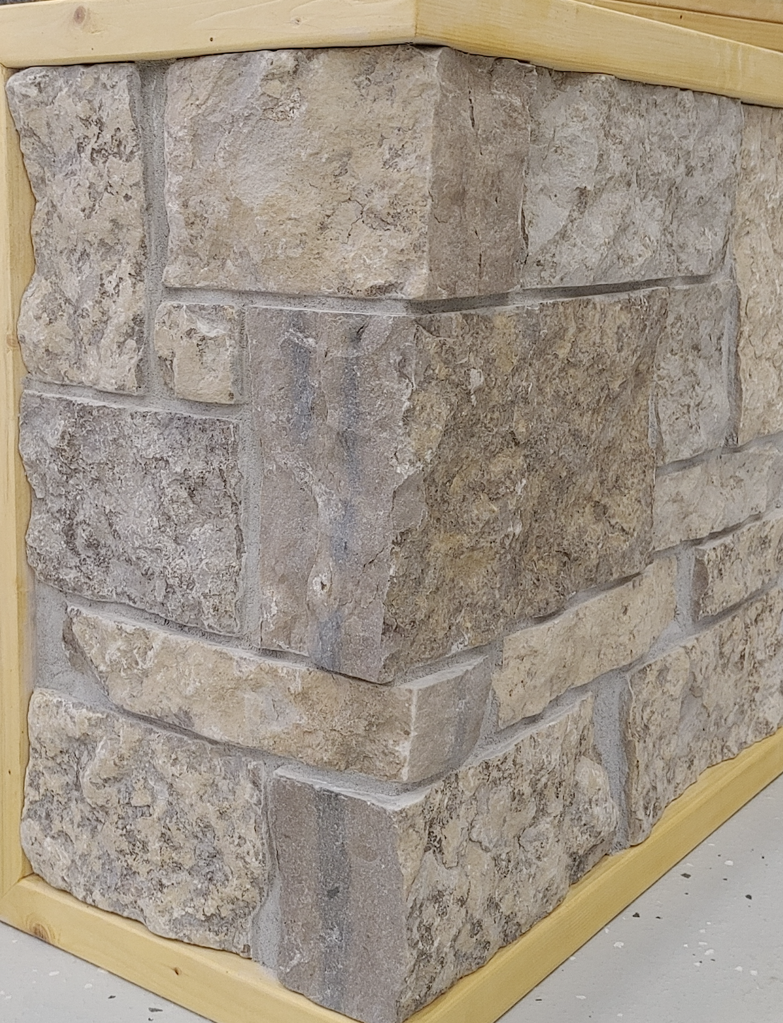 Harvest Gold Limestone Sawn Height - Thin Stone Veneer - Corners