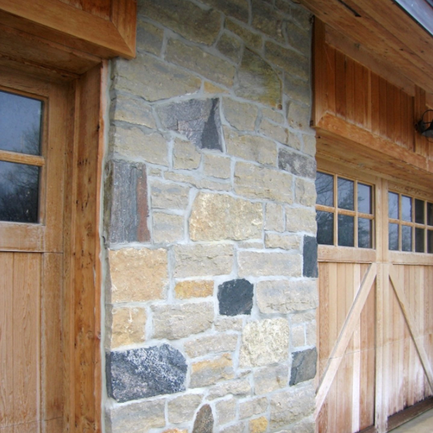 Harvest Gold Ledgerock with Squares and Recs, and Colonial Classic Random Accent - Thin Stone Veneer- Flats