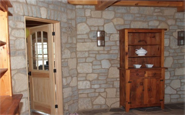 Harvest Gold Limestone Olde Mill Blend - Tumbled - Full Bed Building Stone