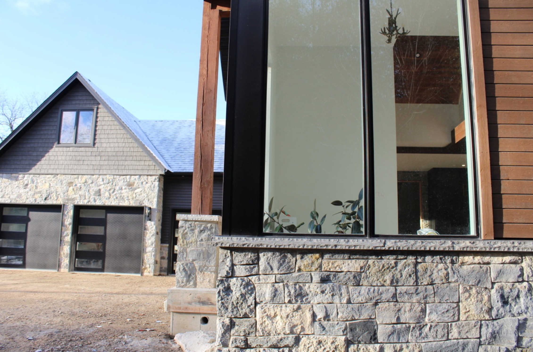 Timothy's Mountain Blend Thin Stone Veneer - Corners