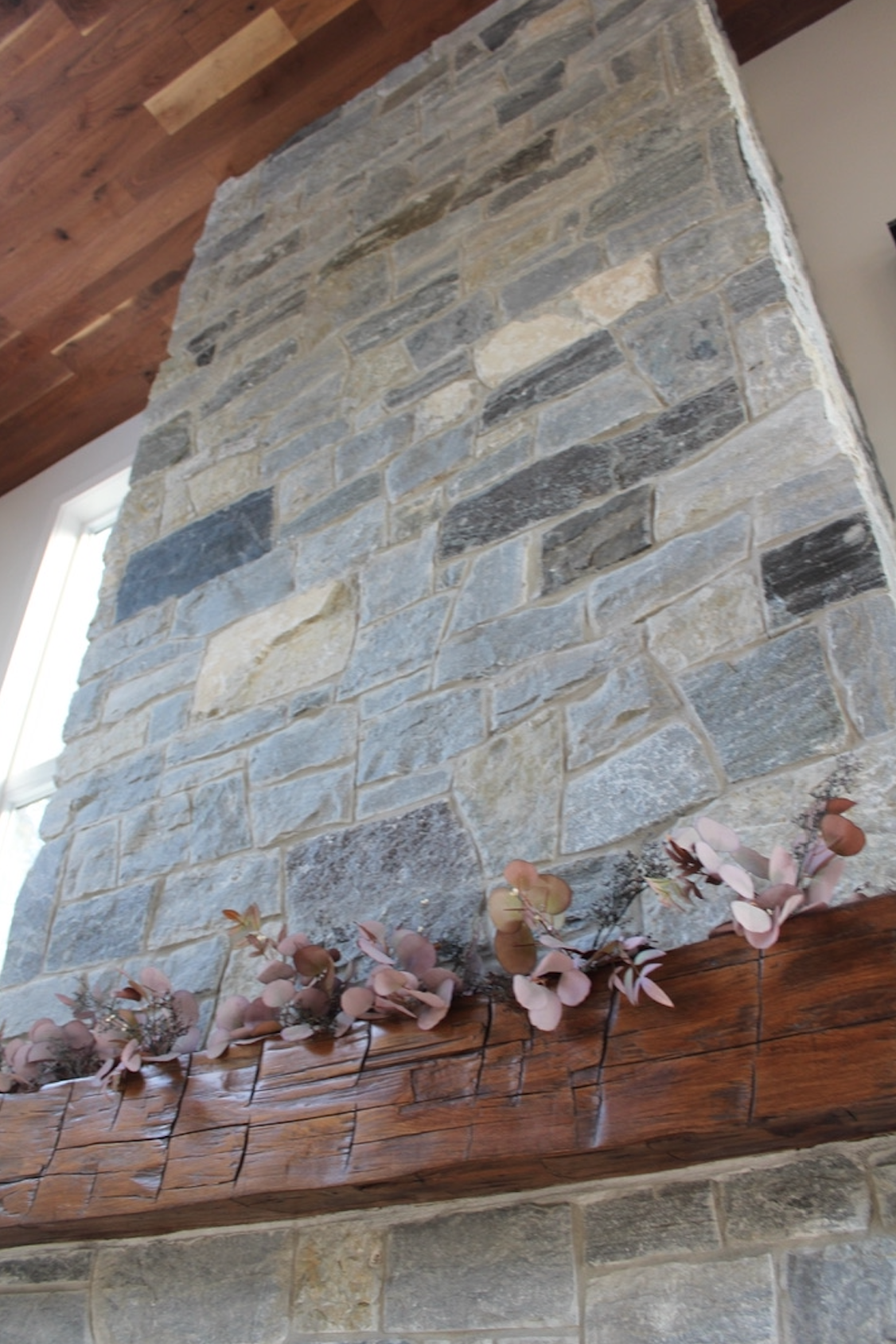 Timothy's Mountain Blend Thin Stone Veneer - Corners