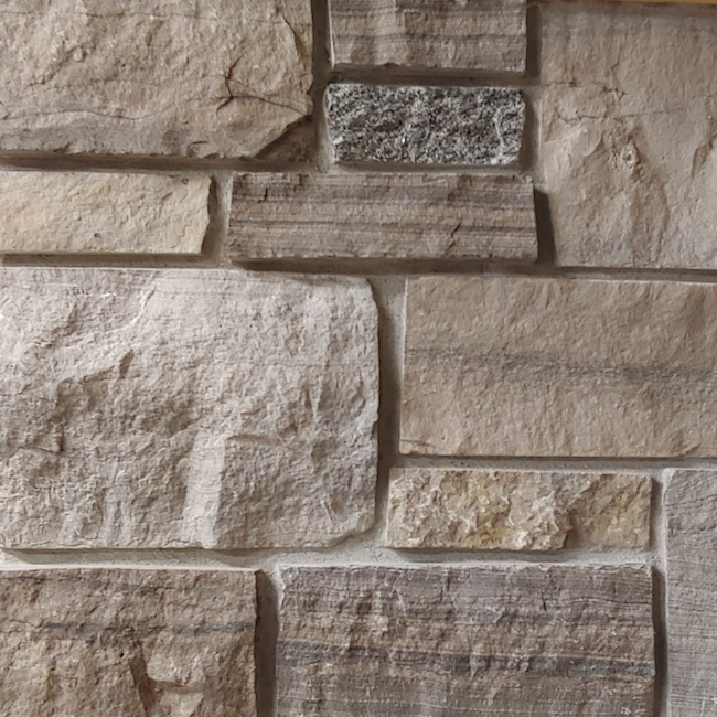 Limestone Blend #18 with Black Granite Accent - Lightly Tumbled - Sawn Height Thin Veneer - Corners